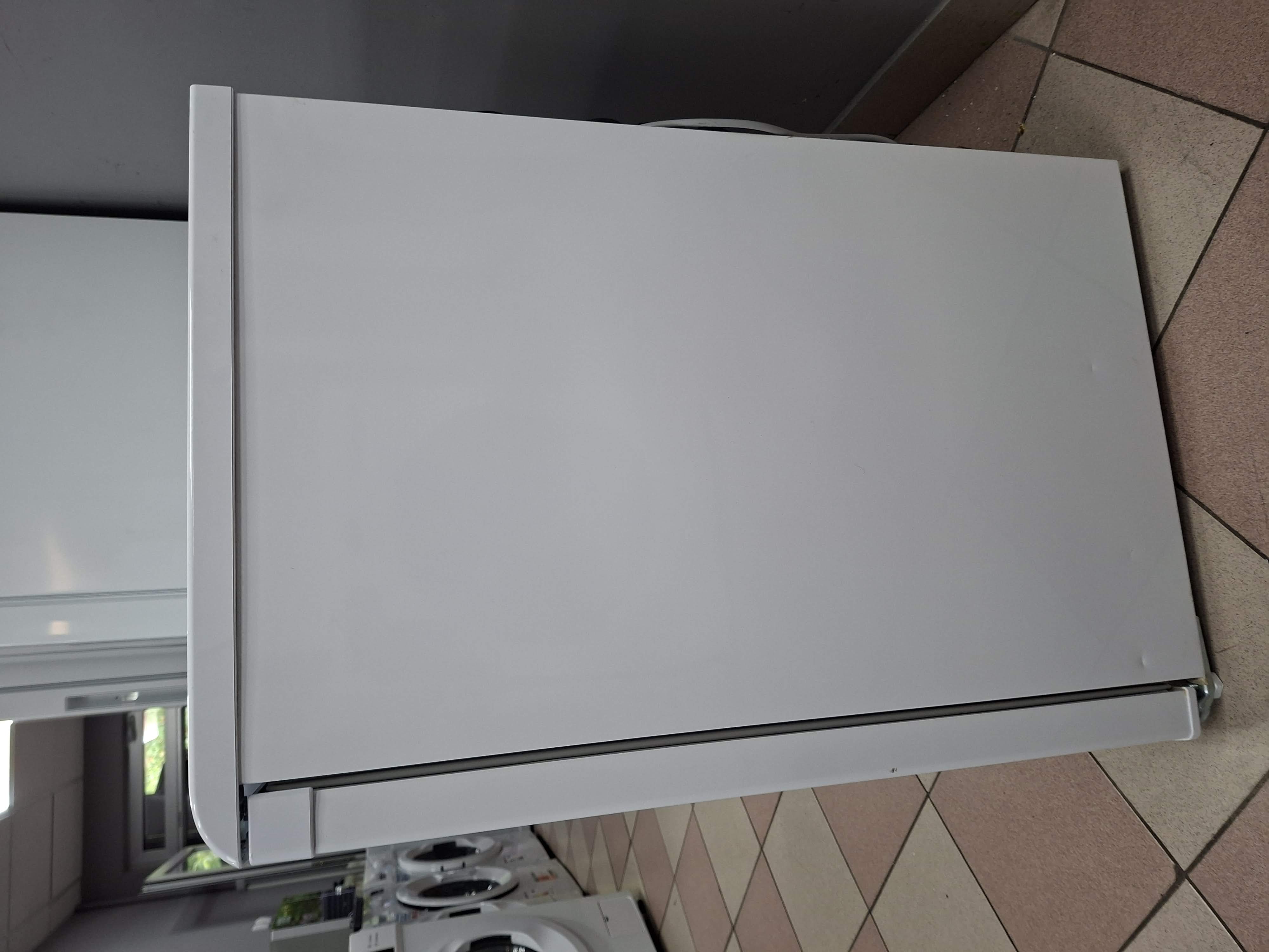 Frižider Whirlpool W55V1 112 W , 84 cm.