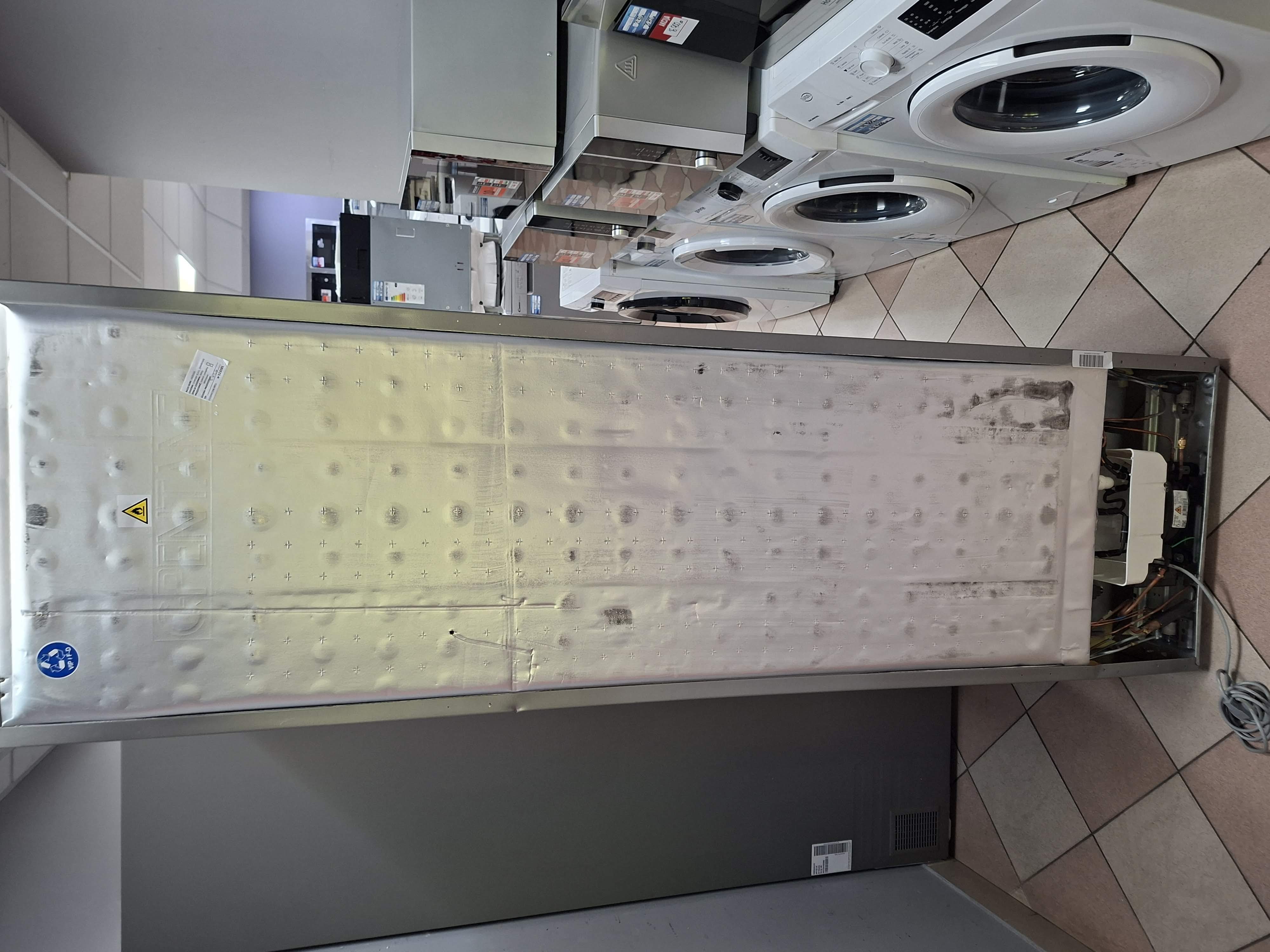 Frižider Whirlpool WHK 26403 XP6E , 203 cm.