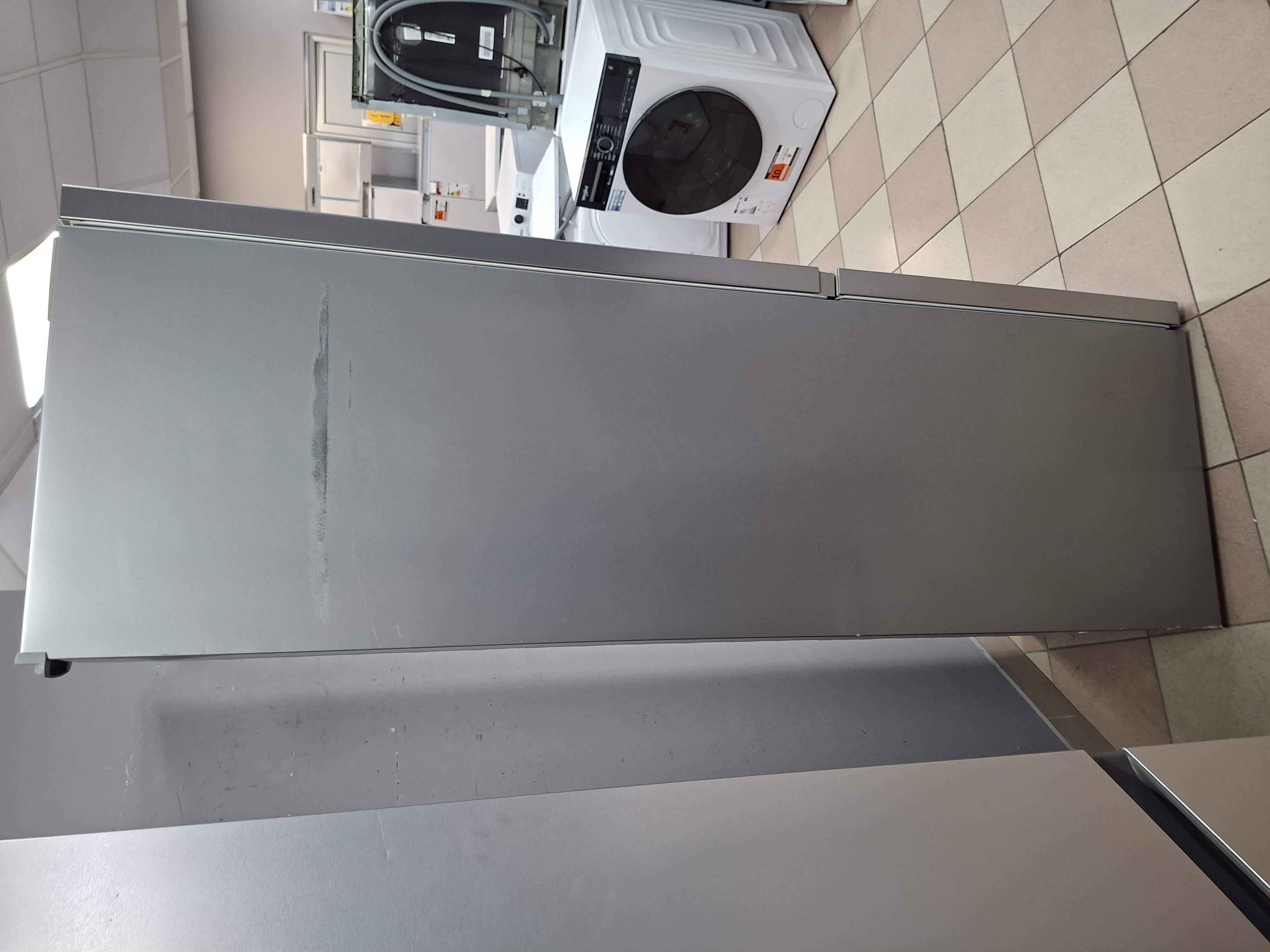 Frižider Whirlpool WHK 26403 XP6E1 , 203 cm.