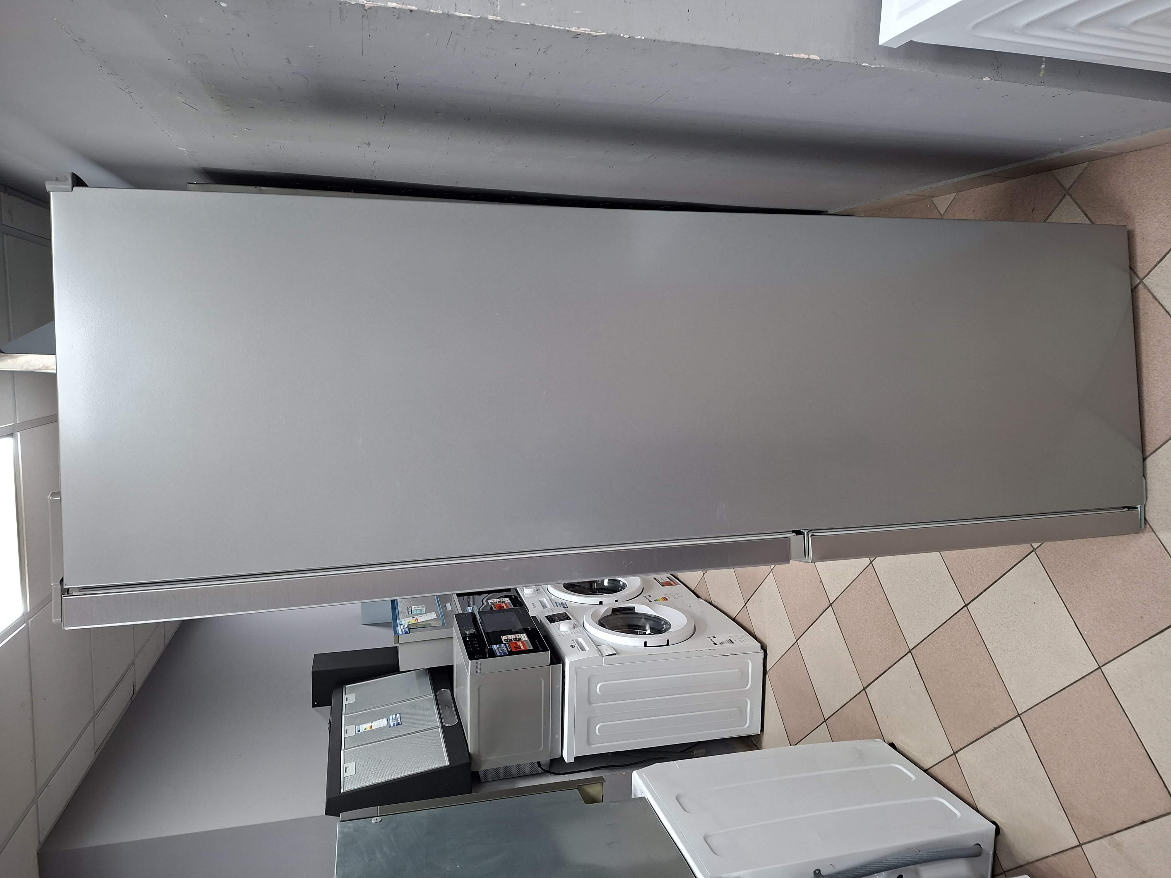 Frižider Whirlpool WHK 26403 XP6E1 , 203 cm.
