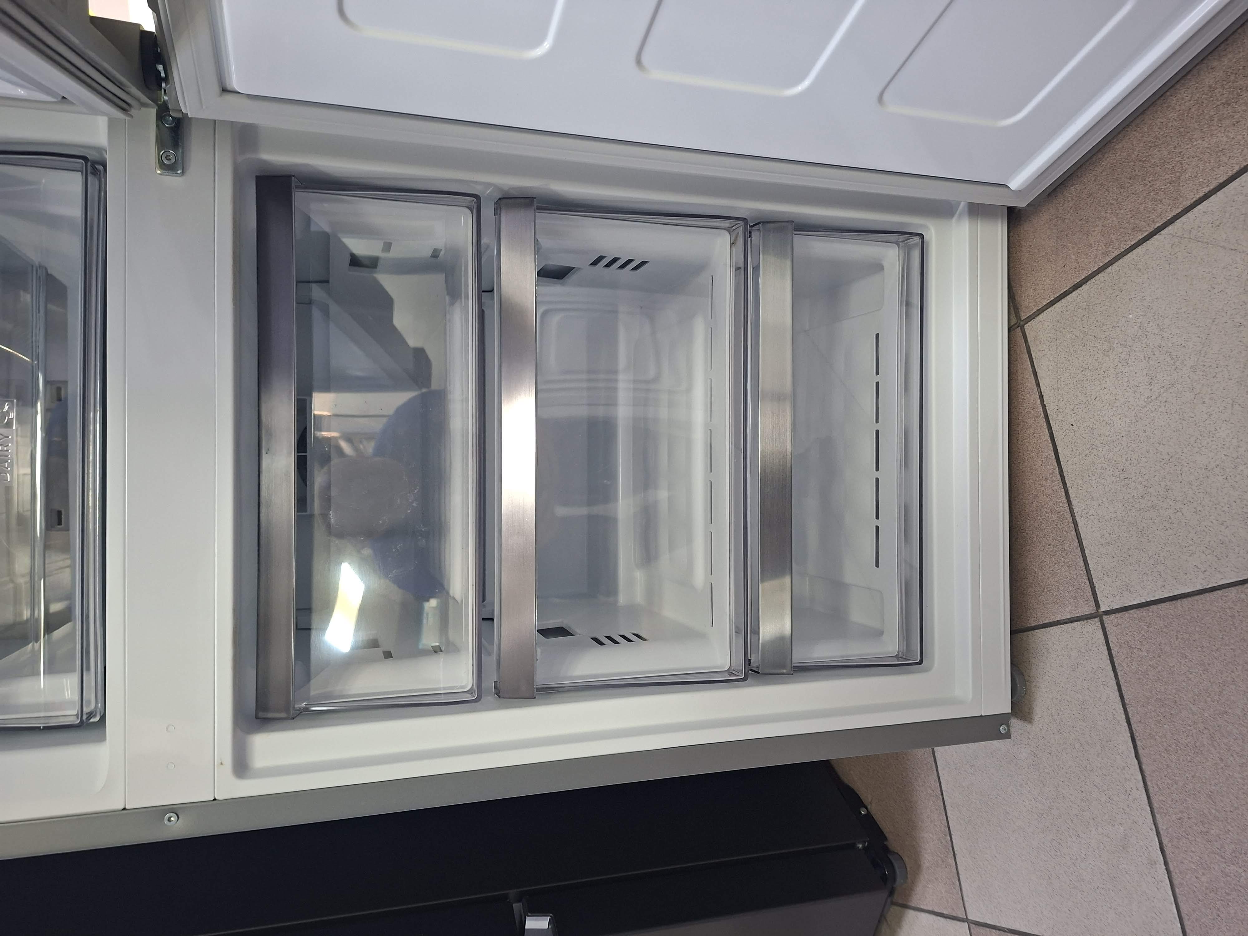 Frižider Whirlpool WHK 26404 XP7E , 203 cm.