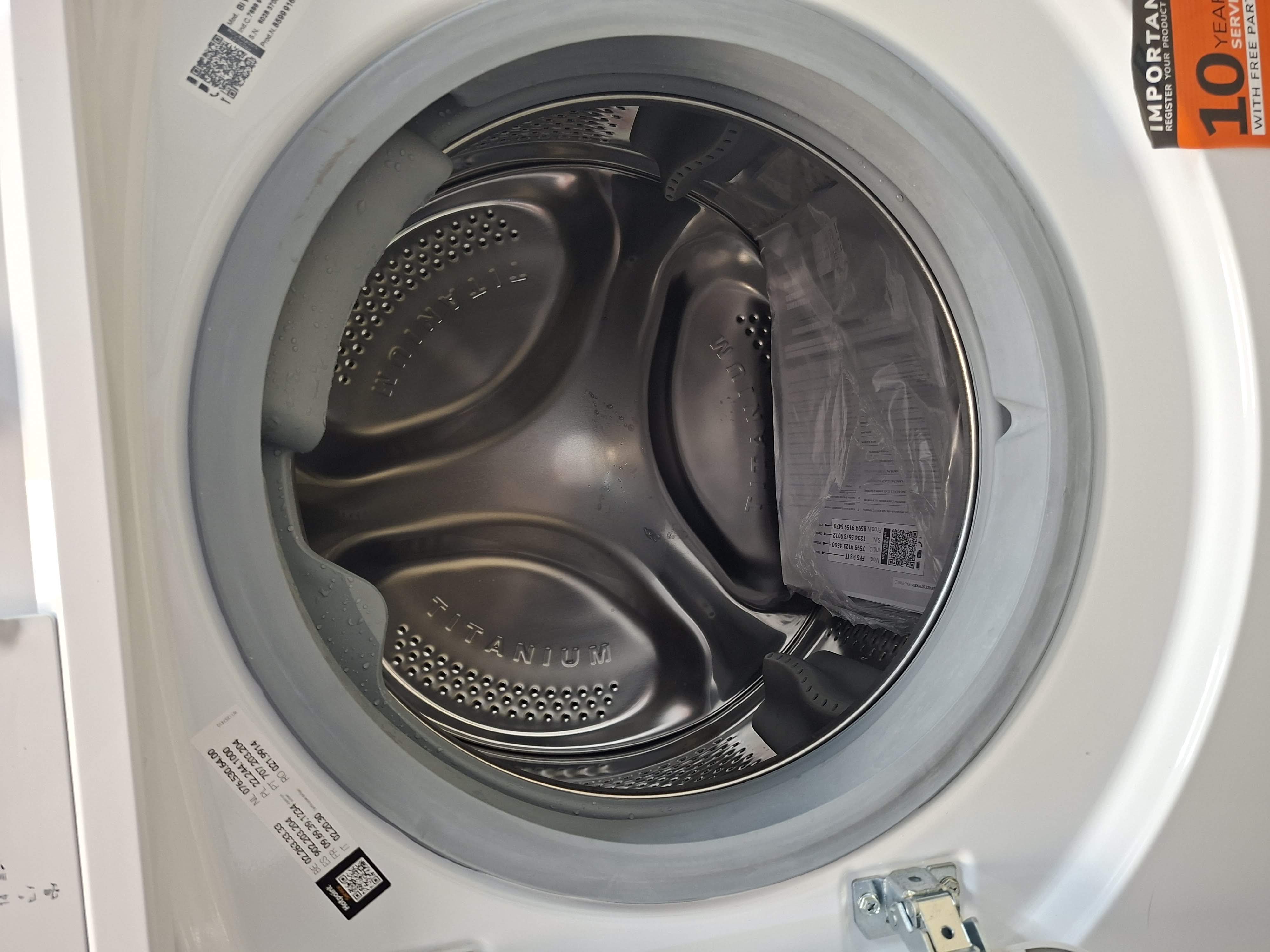 Mašina za pranje i sušenje Hotpoint  Ariston BI WDHG 861485 EU , 8+6 kg.