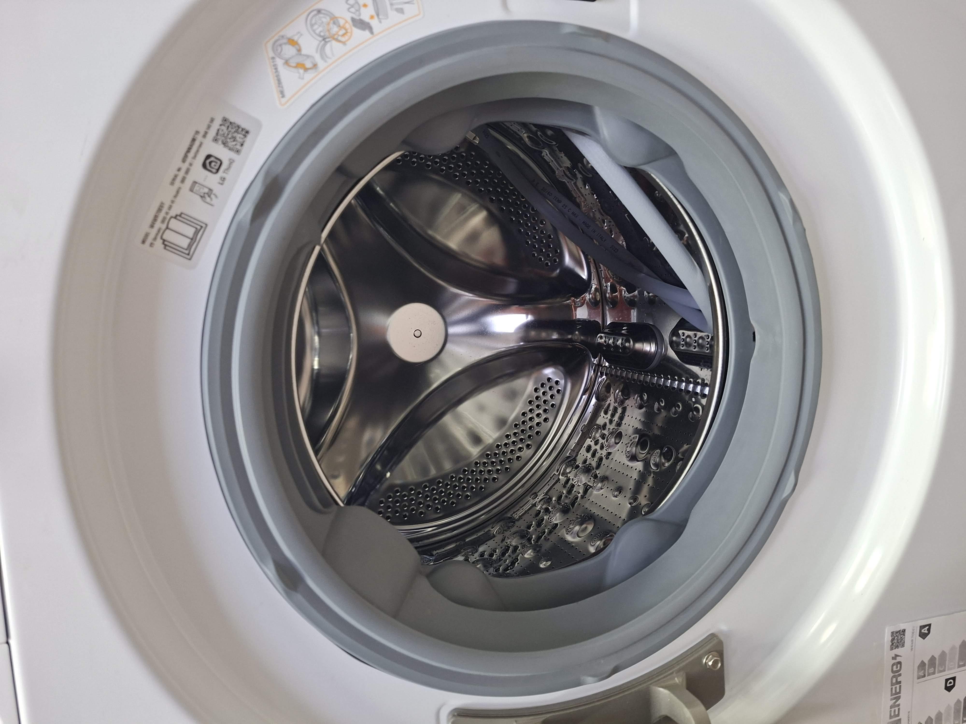 Mašina za pranje i sušenje LG W4WR70E6Y , 11+6 kg.