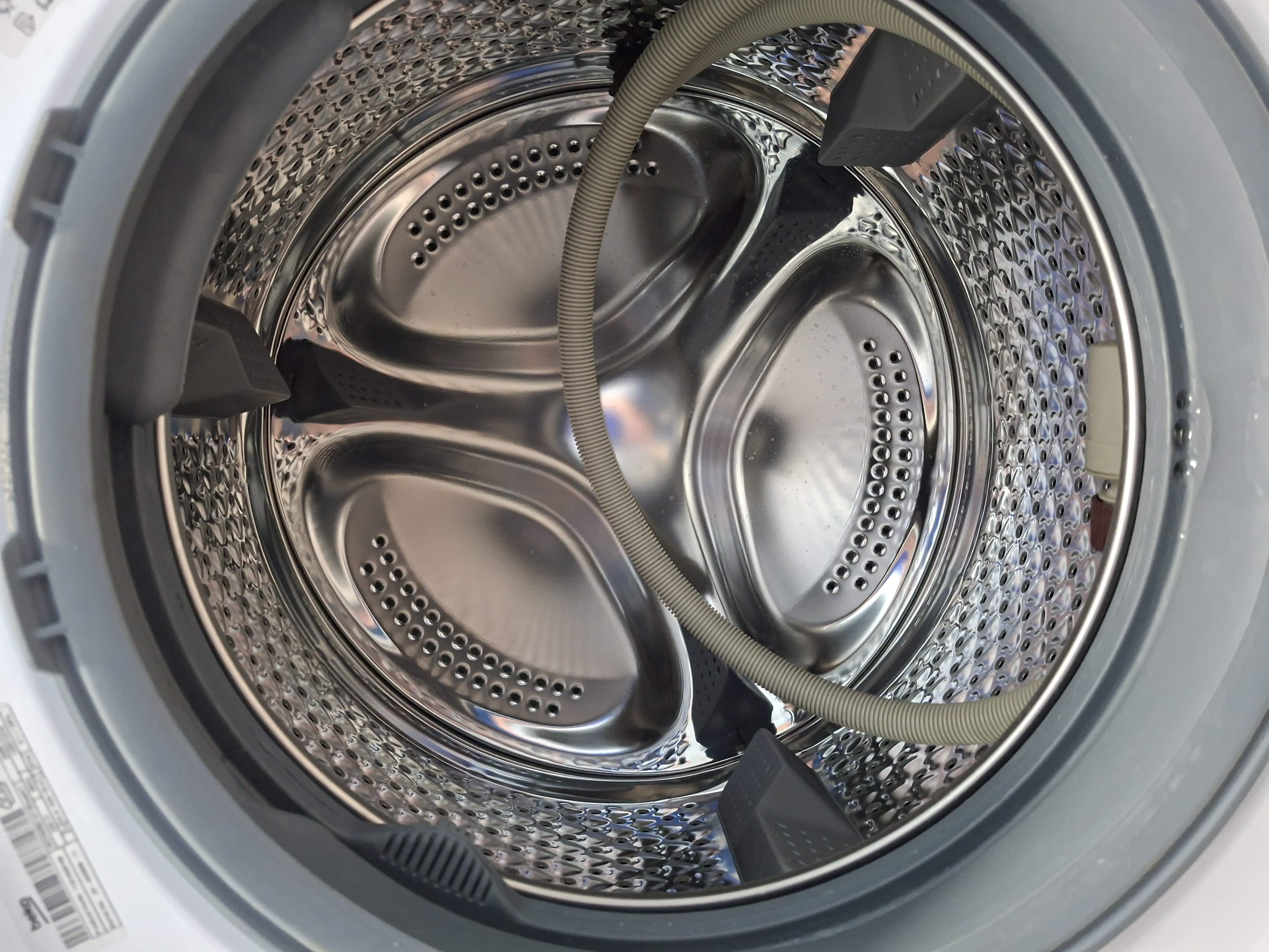 Masina za Pranje i sušenje veša Beko WDW85141Steam1 . 8+5 kg.