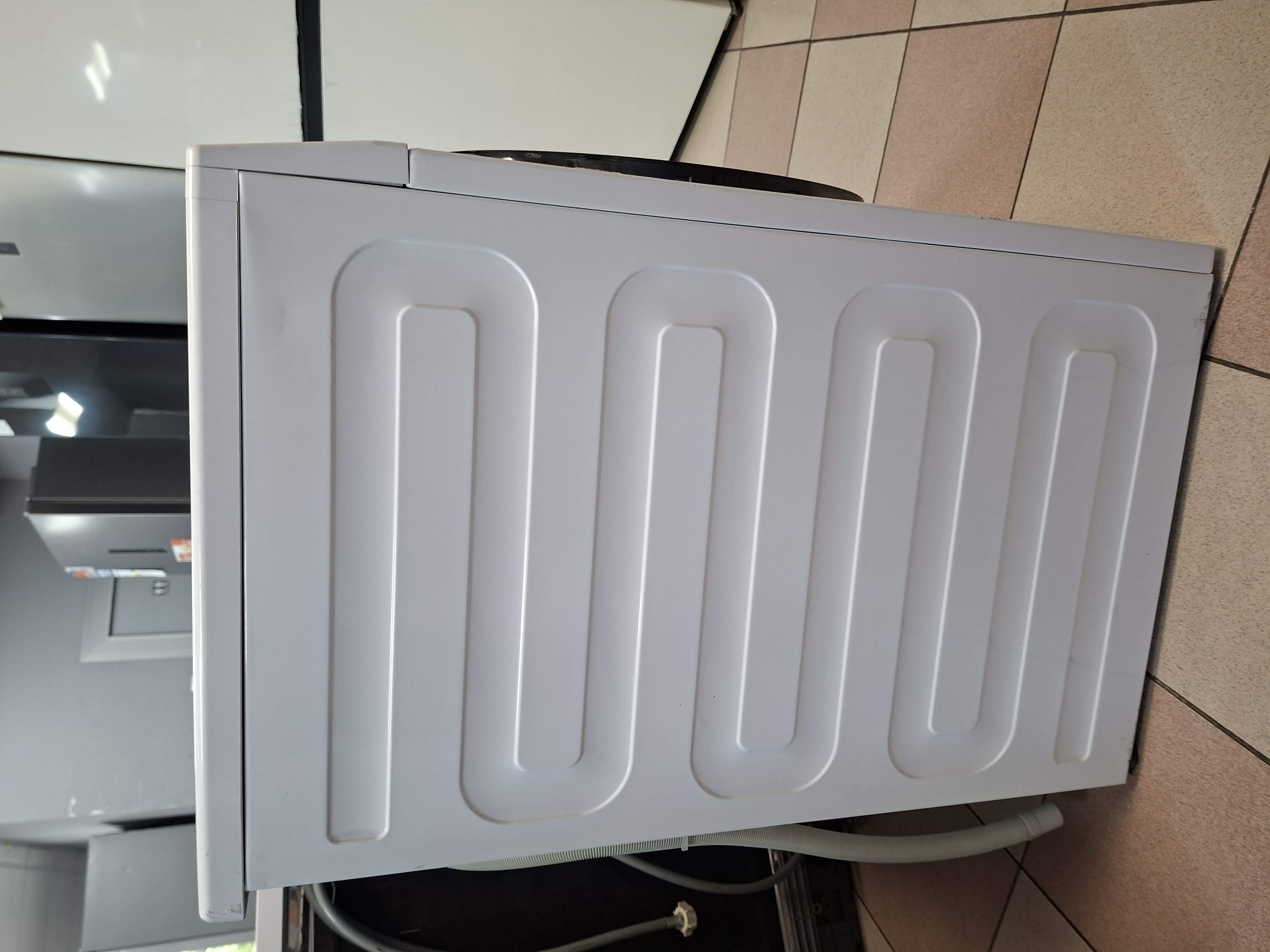 Masina za Pranje i sušenje veša Beko WDW85141Steam1 . 8+5 kg.