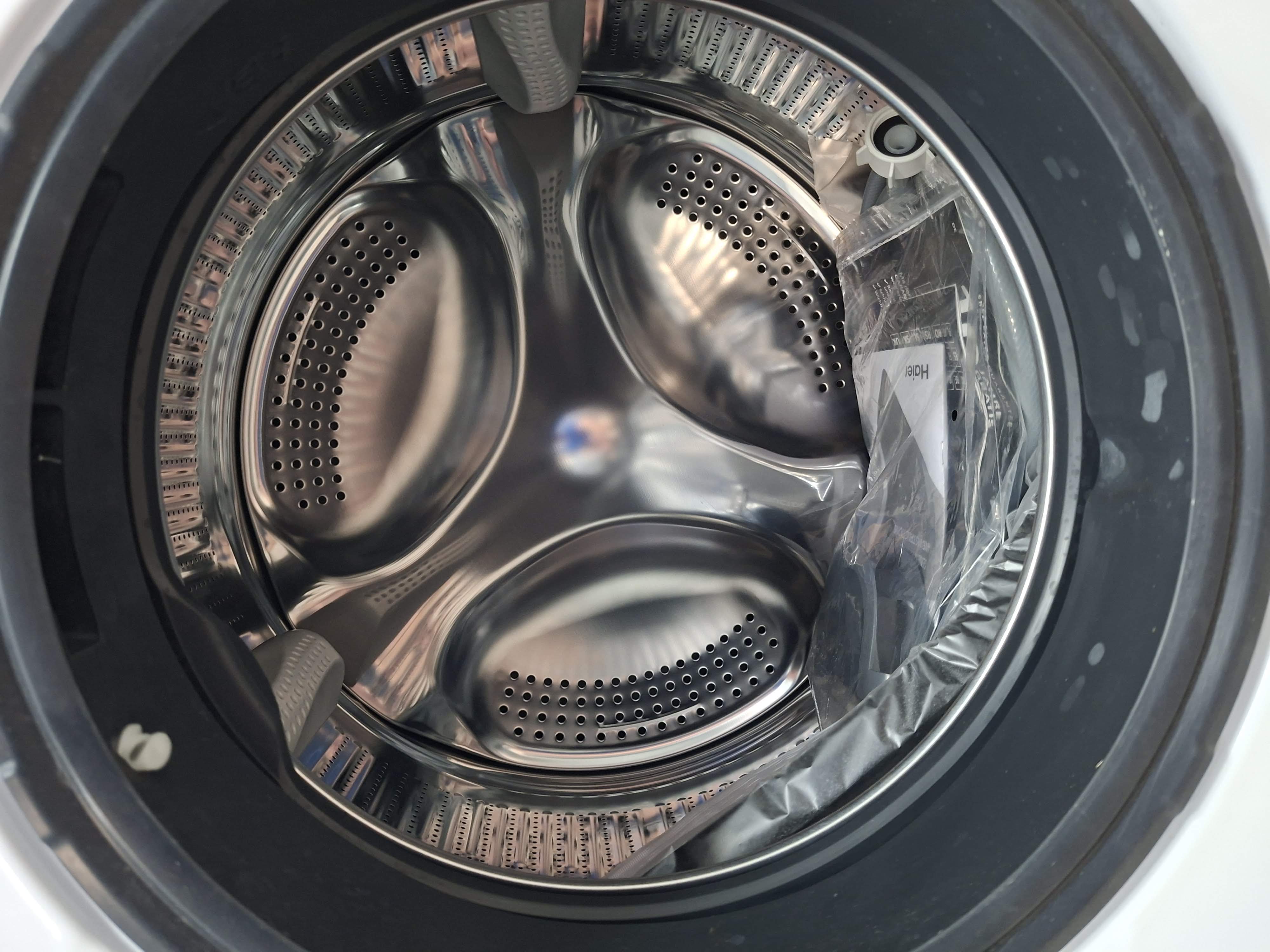Mašina za Pranje i sušenje veša Haier HWD80-B14939, 8+5 kg.  