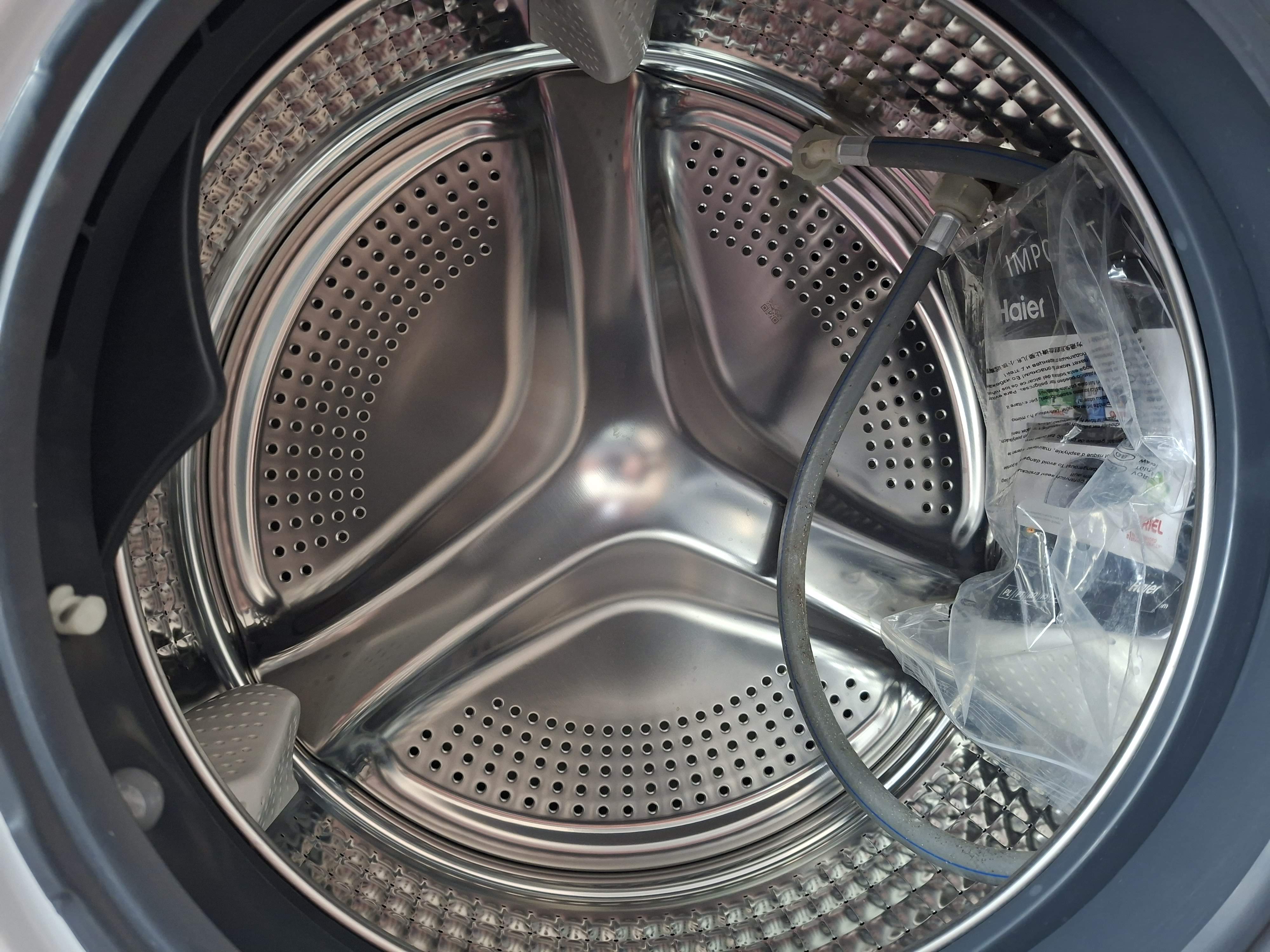 Mašina za pranje i sušenje veša Haier HWD80-B14979 (2)