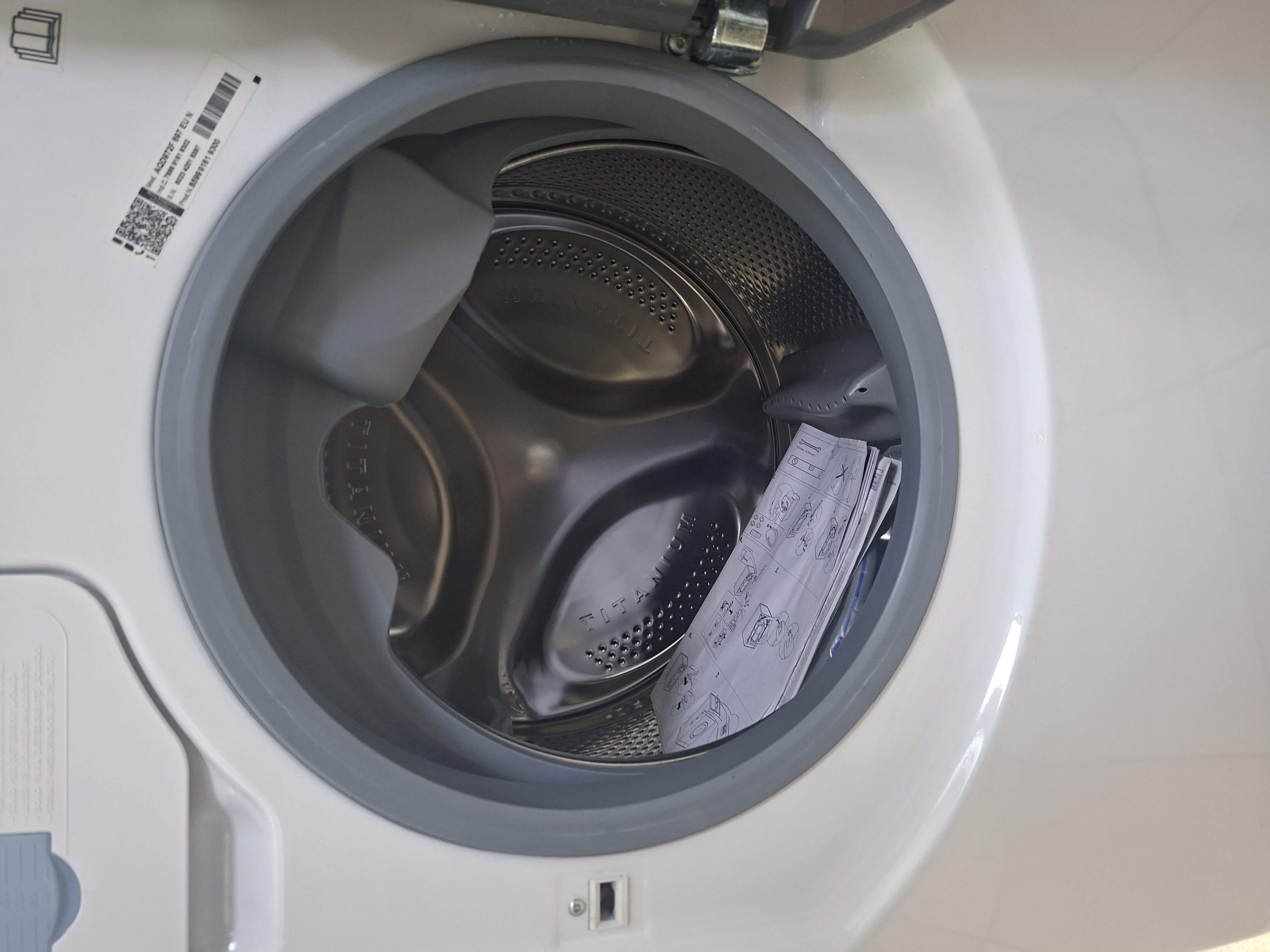 Mašina za pranje i sušenje veša Hotpoint Ariston AQD972F 697 EU N