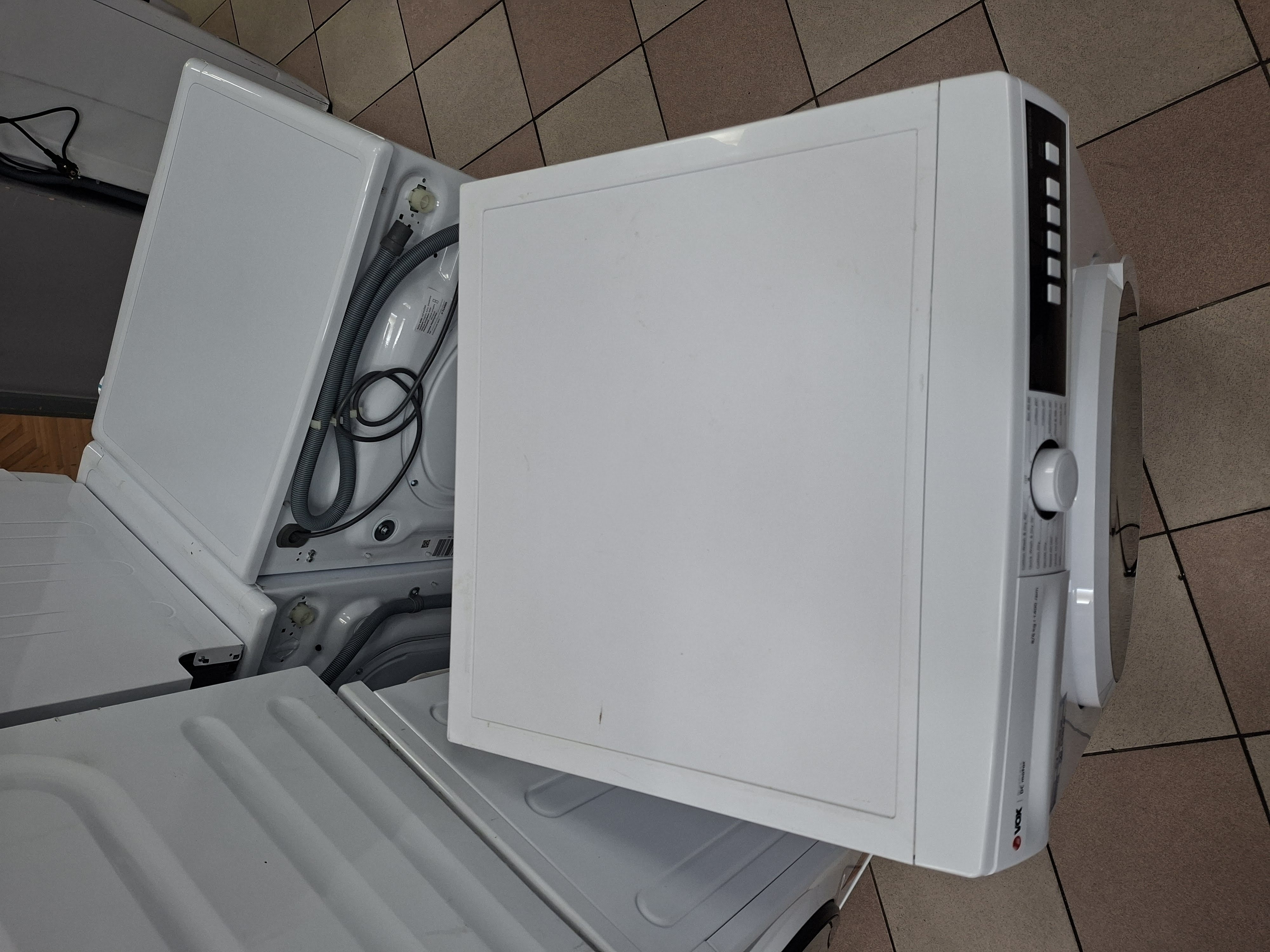 Mašina za pranje i sušenje veša Vox WDM1468T14EABLDC 