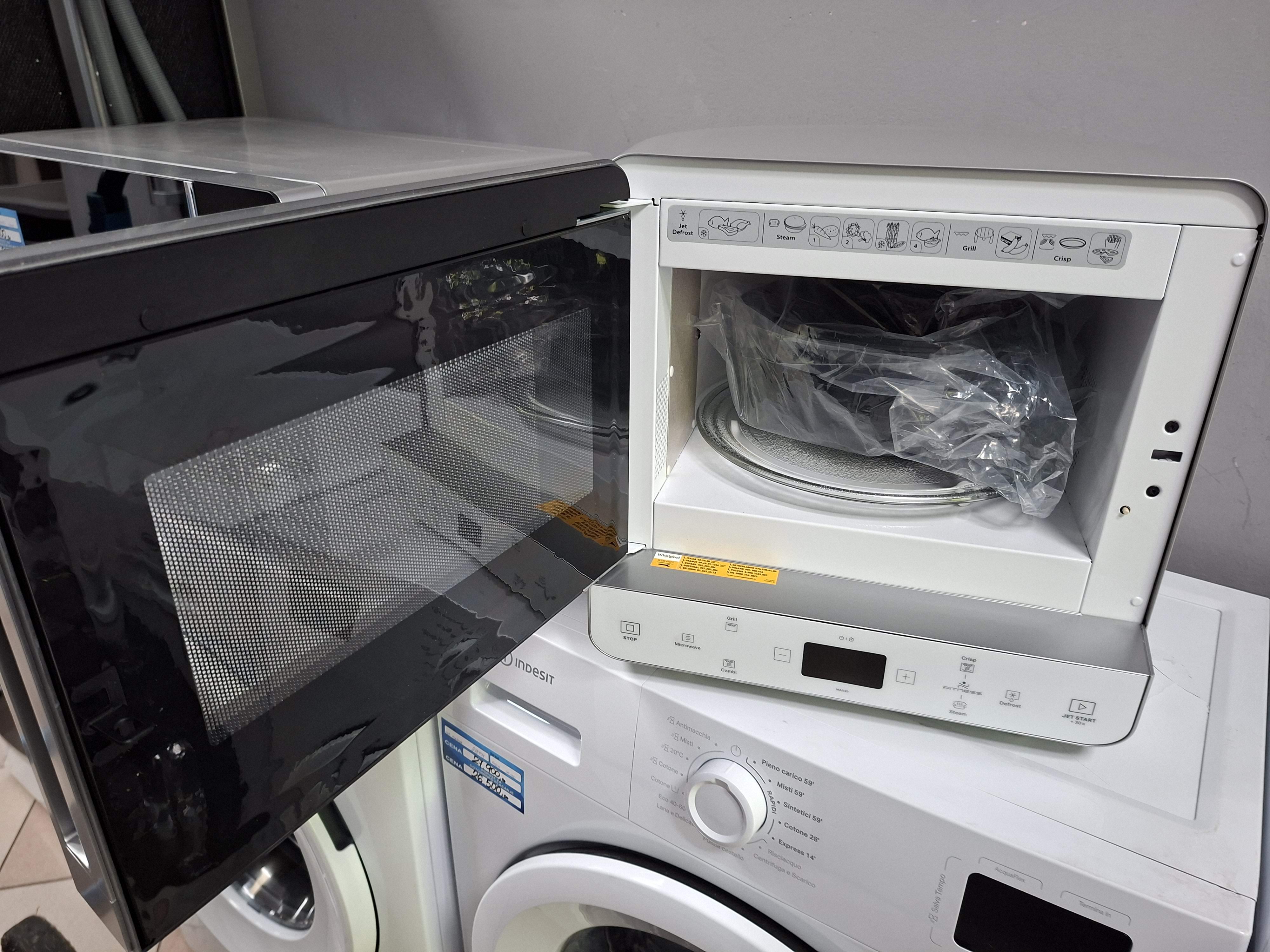 Mikrotalasna Whirlpool MAX 49 WSL