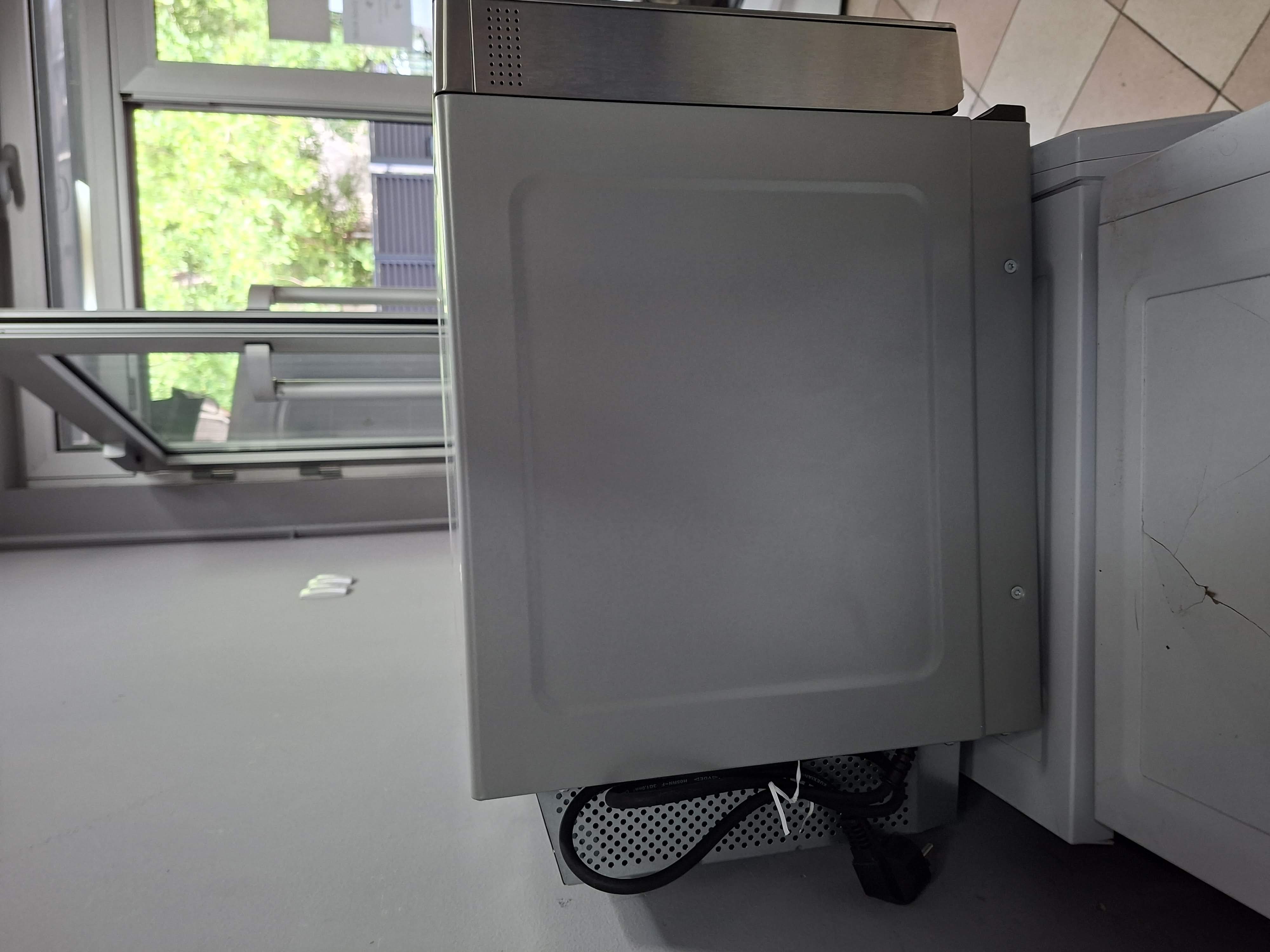 Mikrotalasna Whirlpool MWSC 9133 SX , 33L