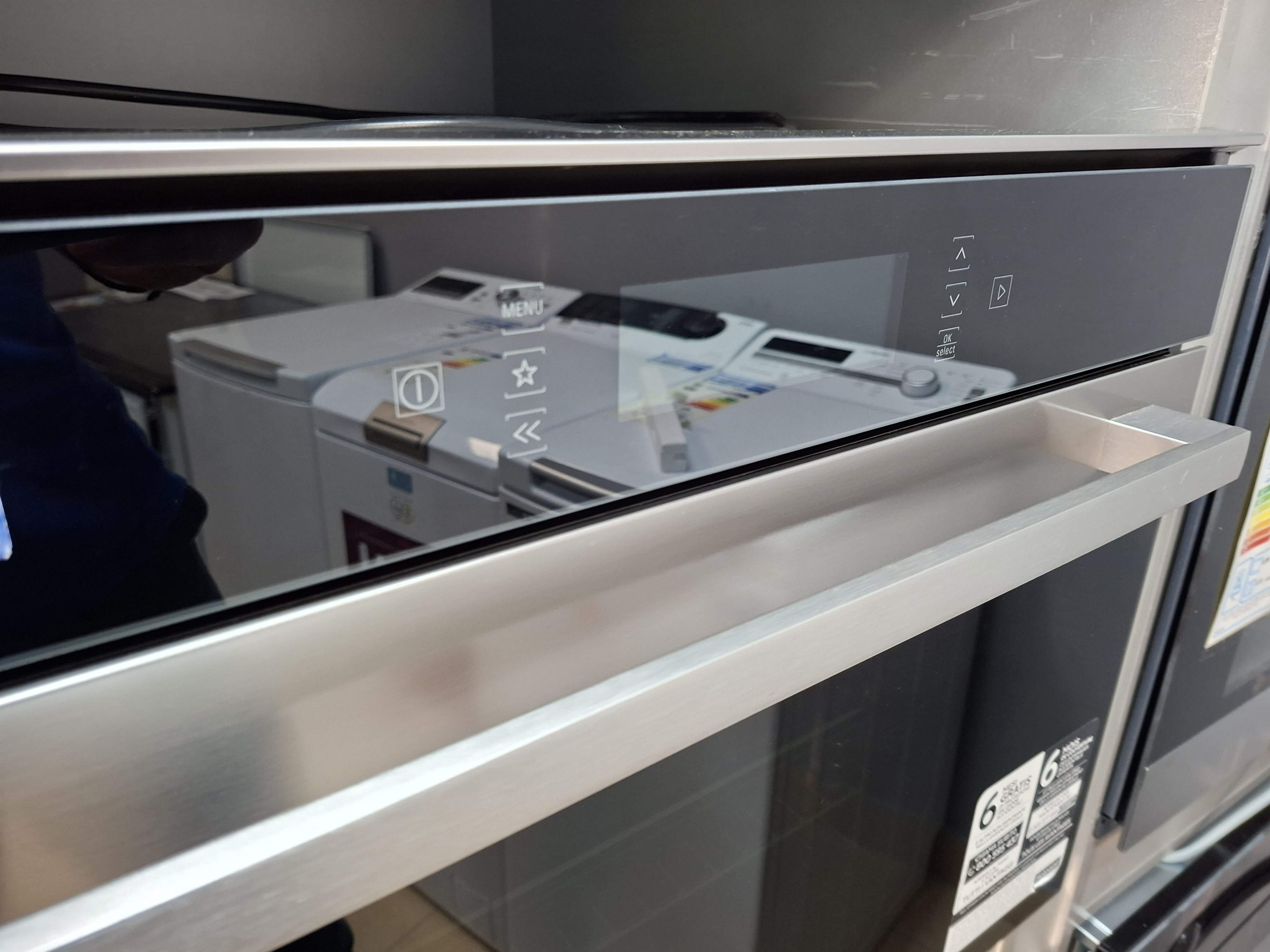 Parna Rerna Hotpoint Ariston MS 998 IX HA , 29L