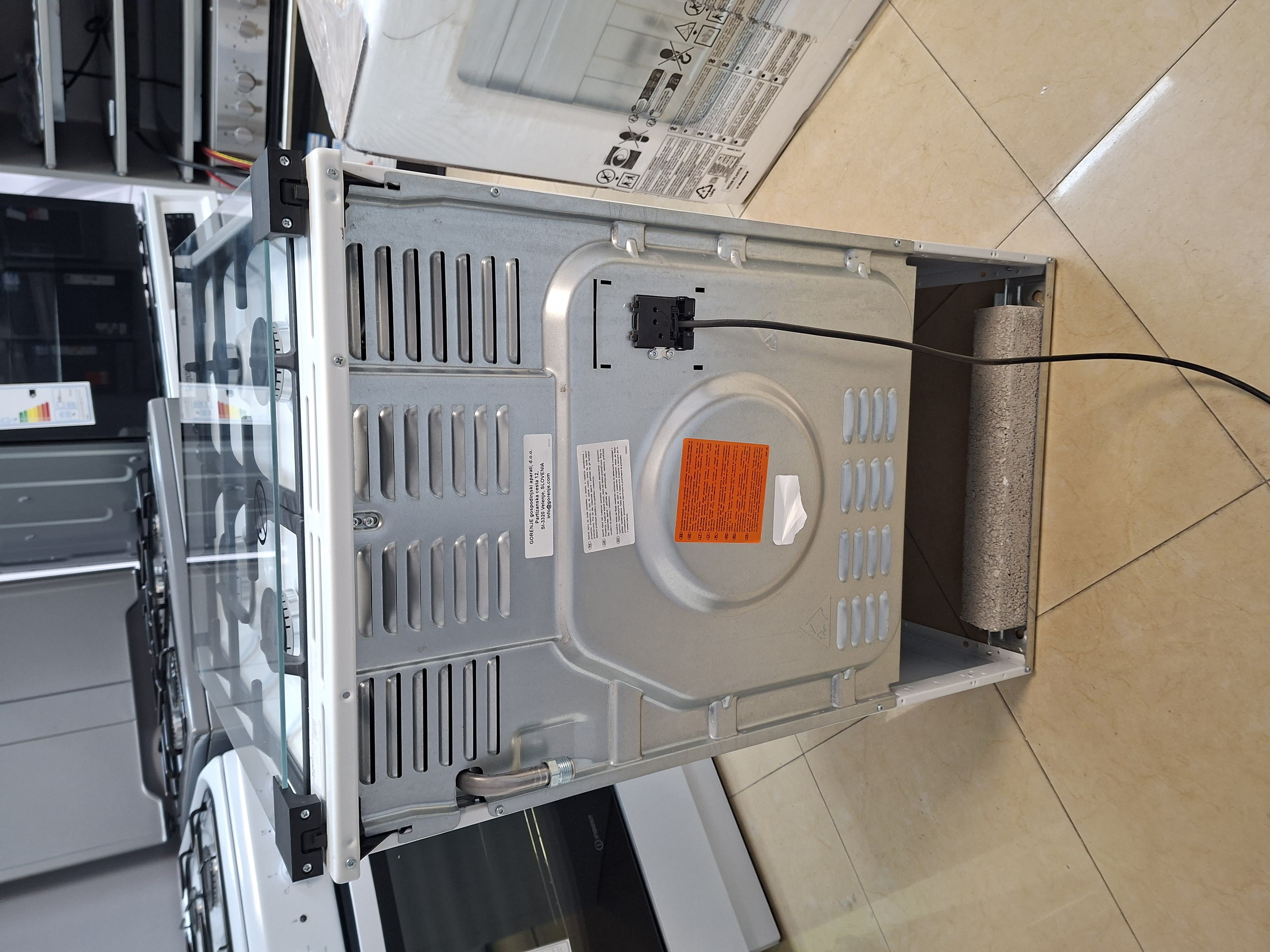 Plinski Šporet Gorenje GG5WF , 50 cm.
