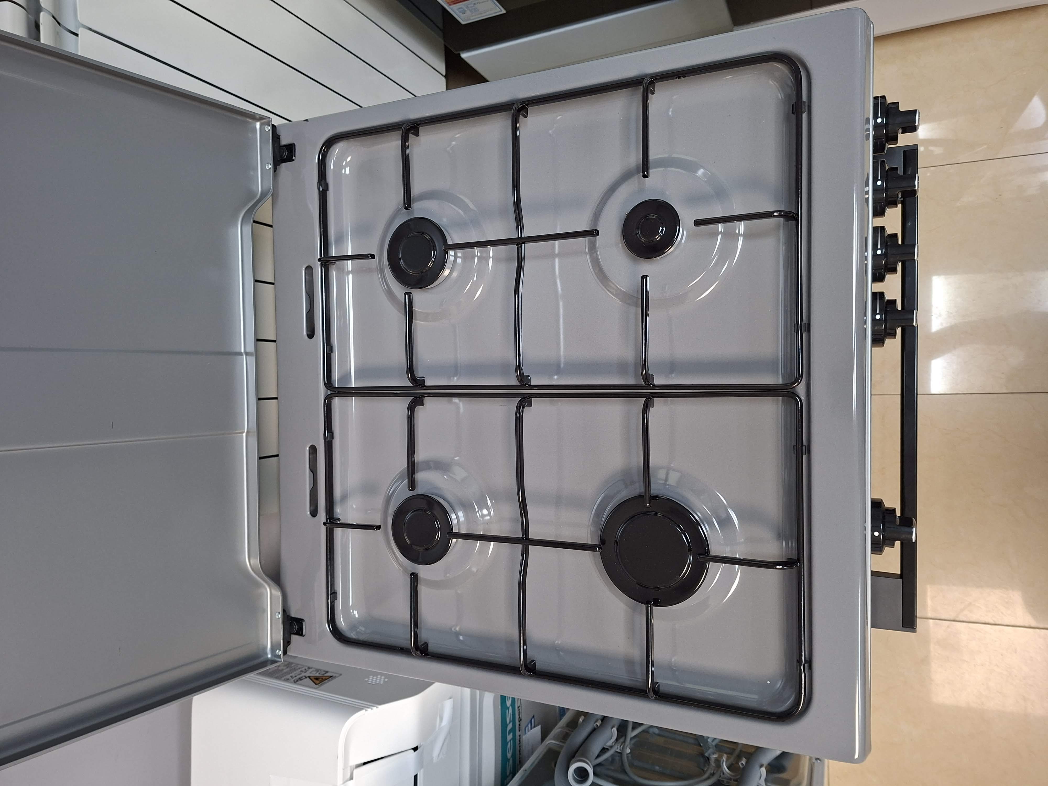 Plinski Šporet Indesit I6GGKMS , 60 cm.