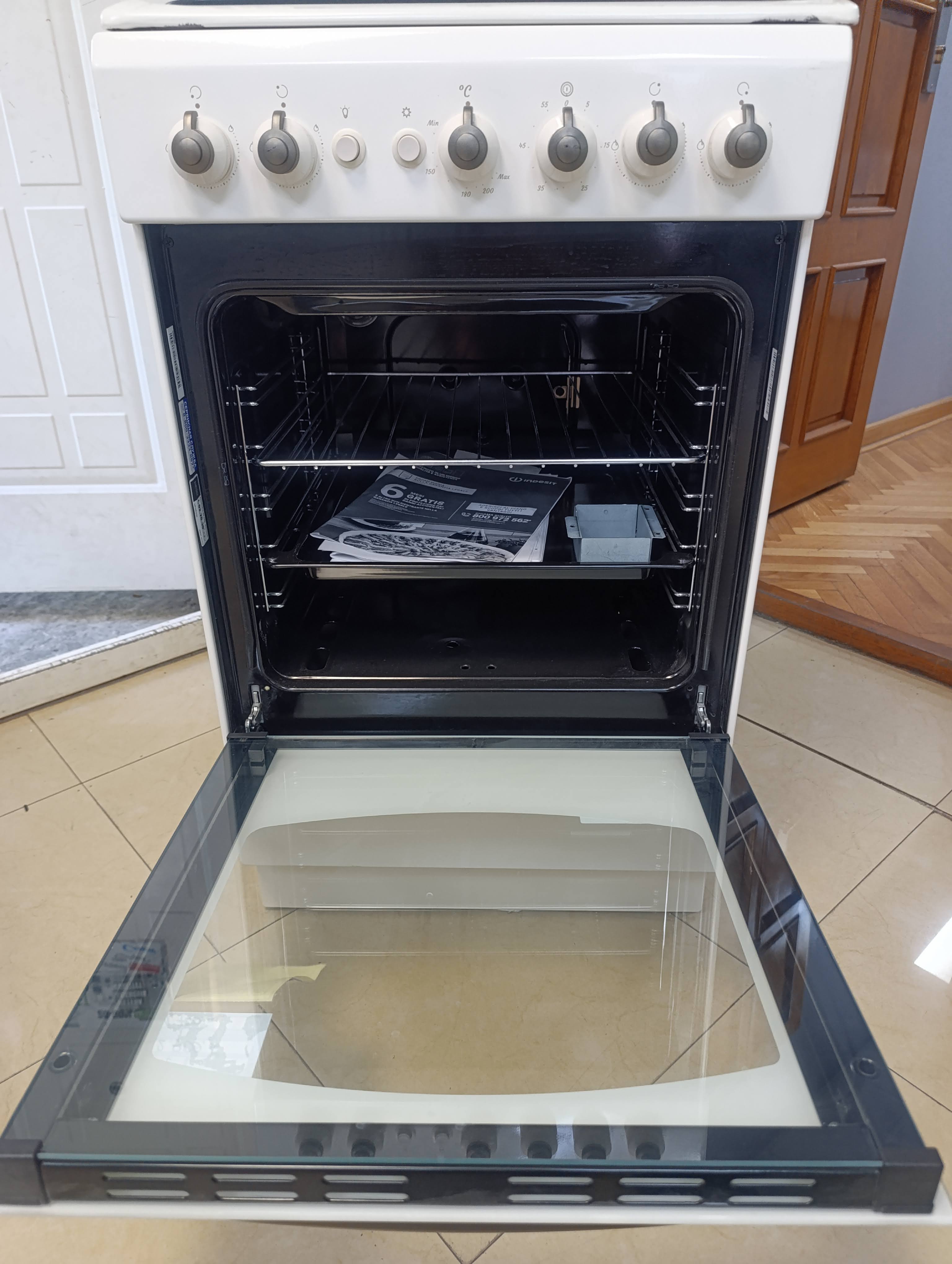 Plinski Sporet Indesit IS5G1MMJ/E, 68L