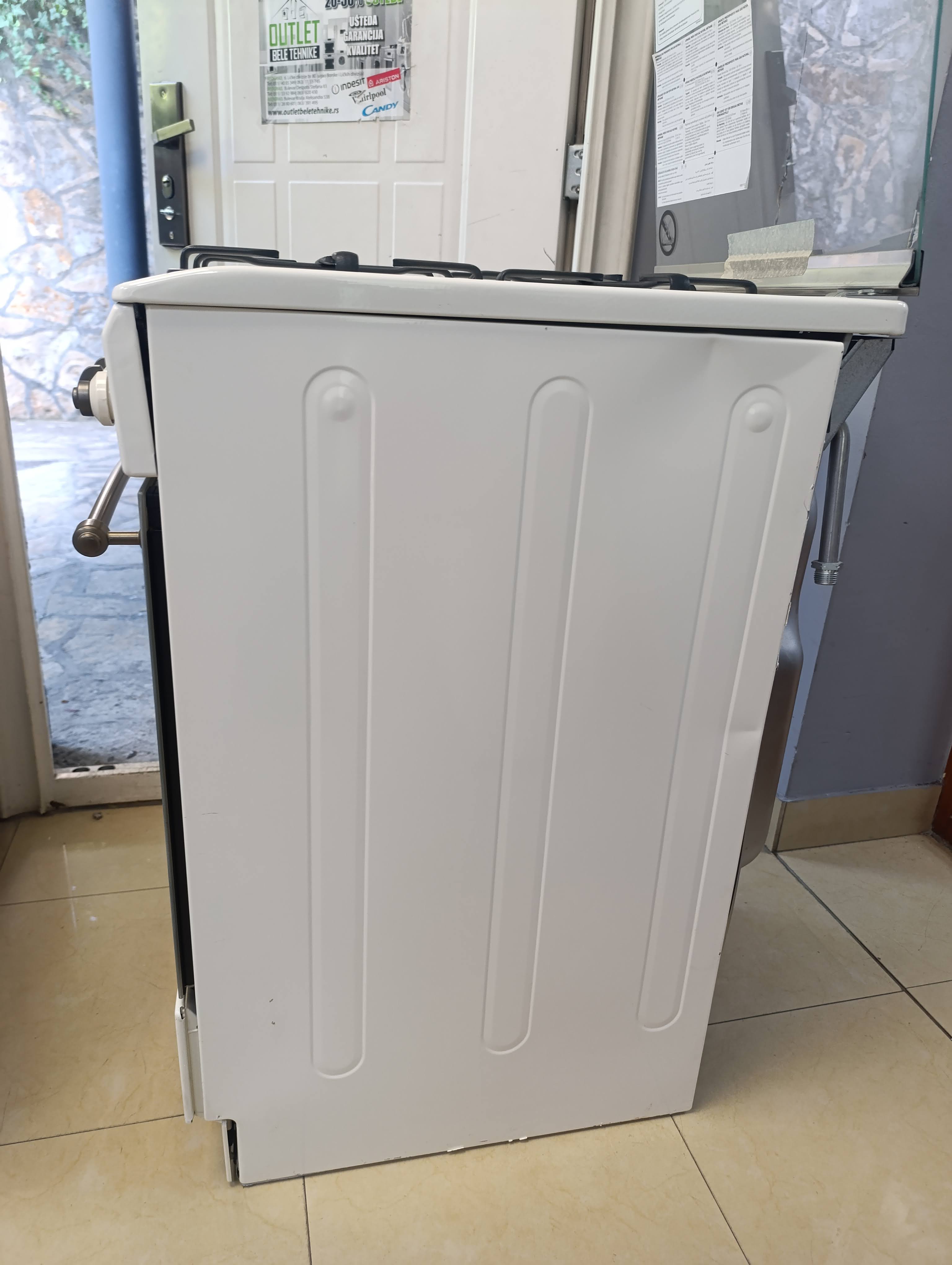 Plinski Sporet Indesit IS5G1MMJ/E, 68L