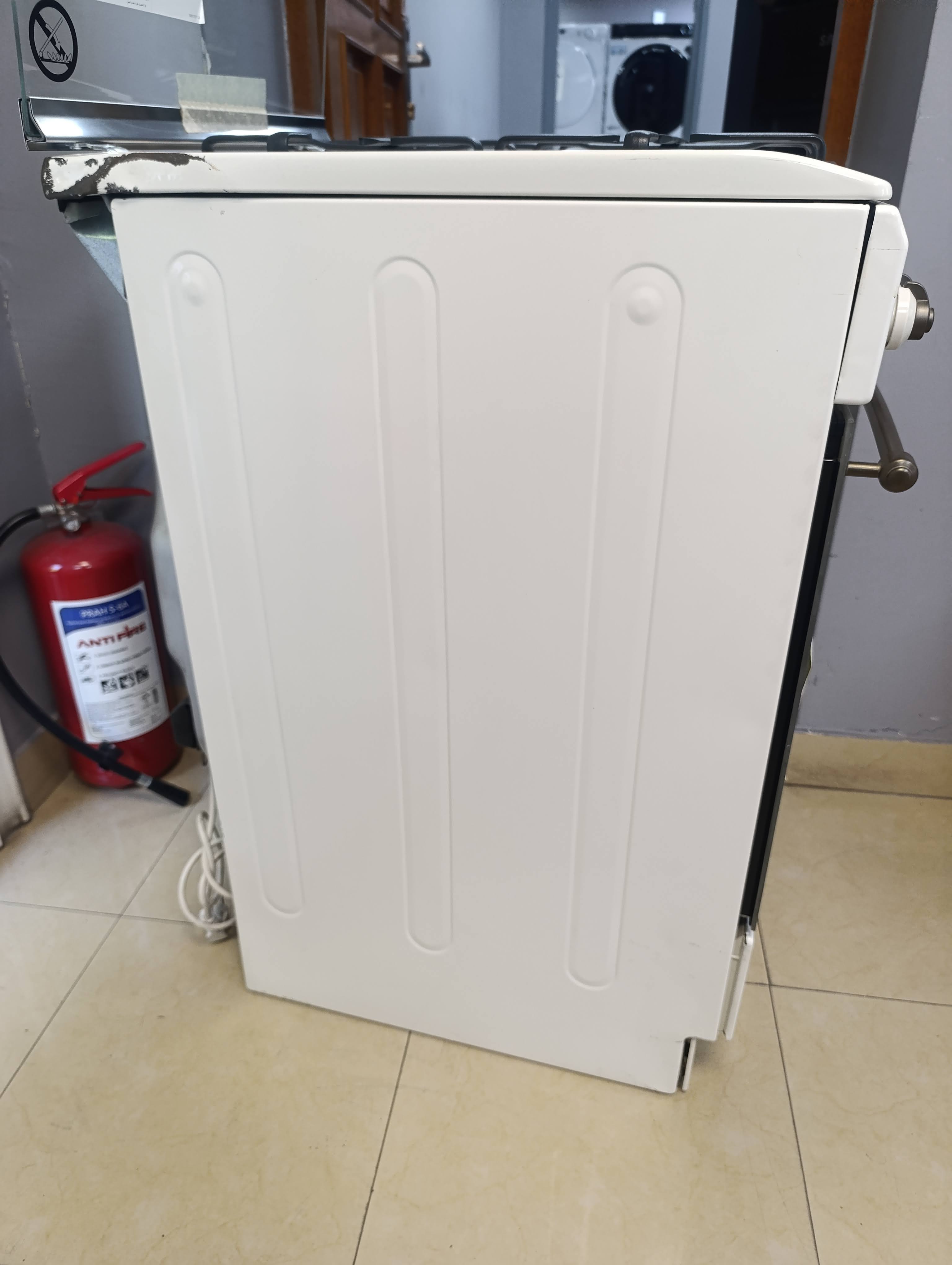 Plinski Sporet Indesit IS5G1MMJ/E, 68L
