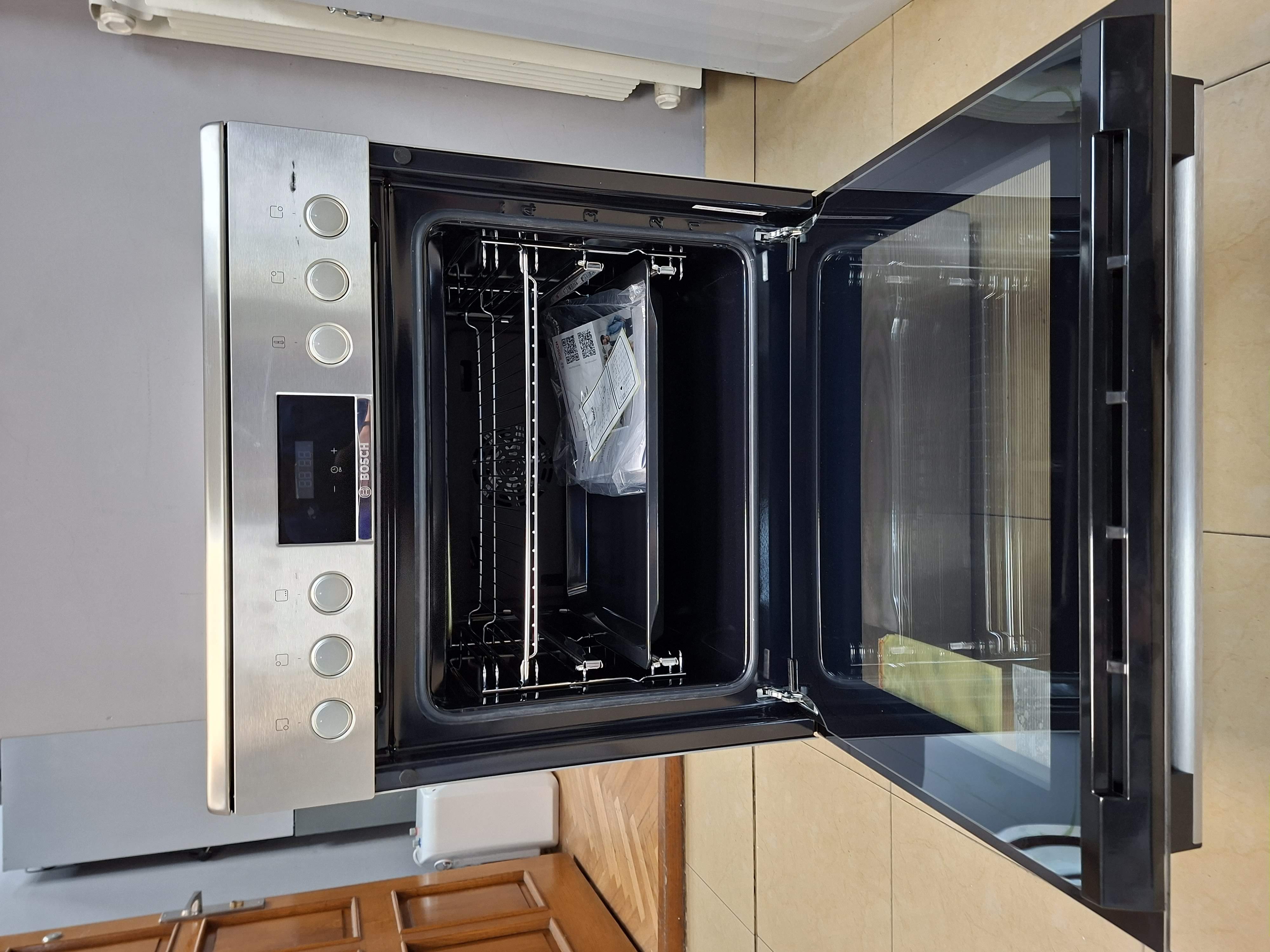 Šporet Bosch HKR39C250, 60 cm