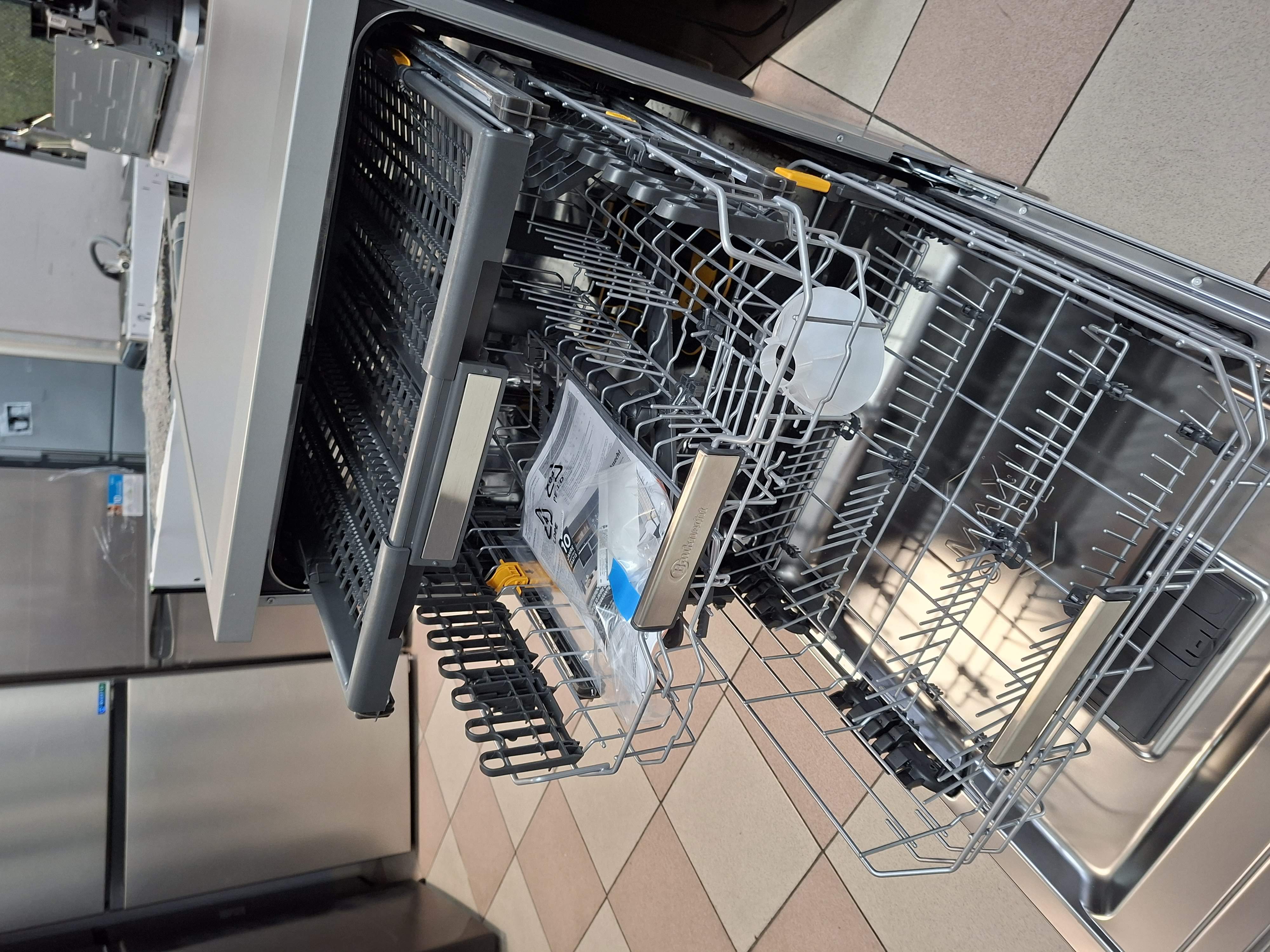 Sudo mašina Bauknecht  B7F HS51 X , 15 kompleta