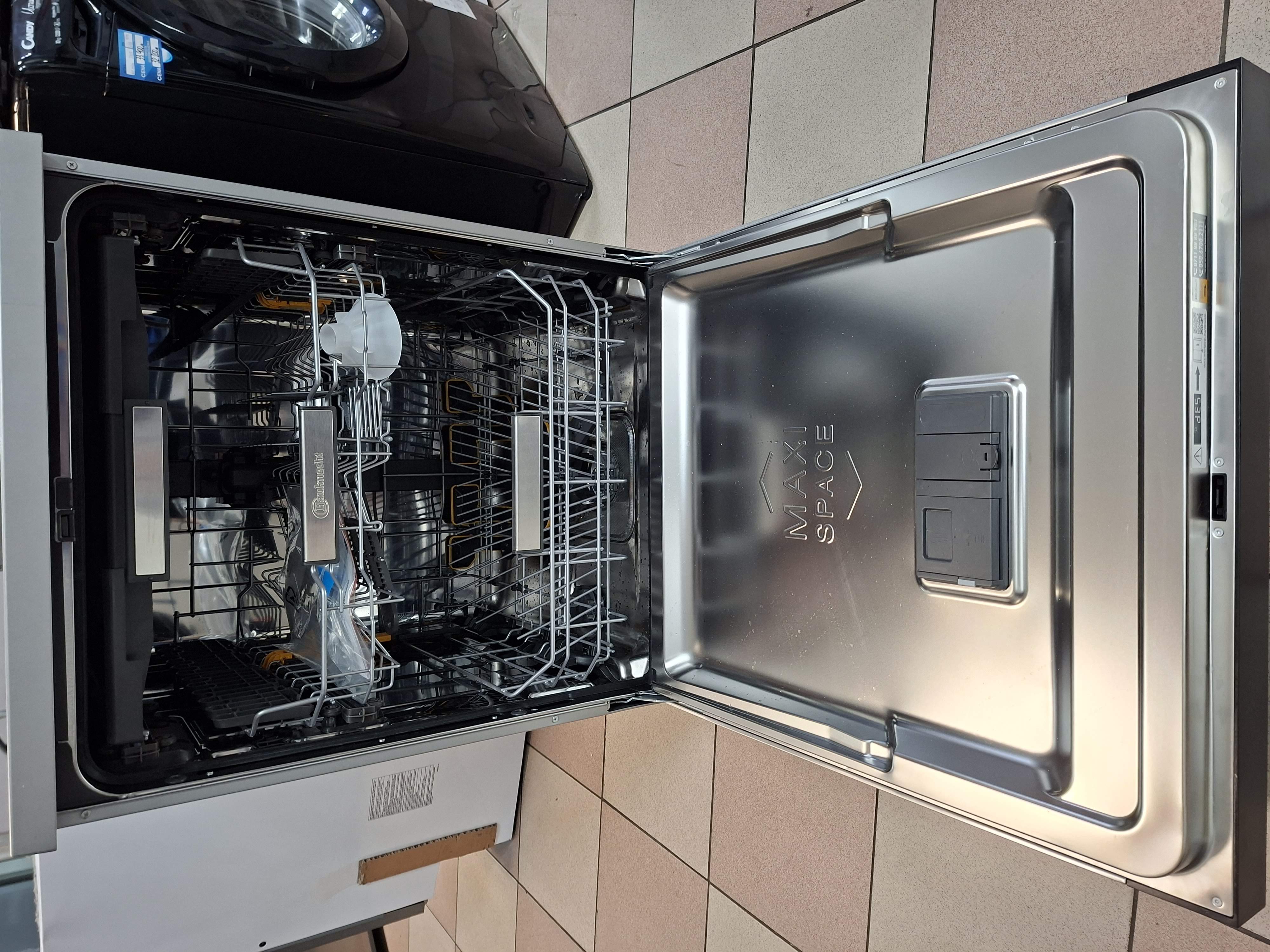 Sudo mašina Bauknecht  B7F HS51 X , 15 kompleta