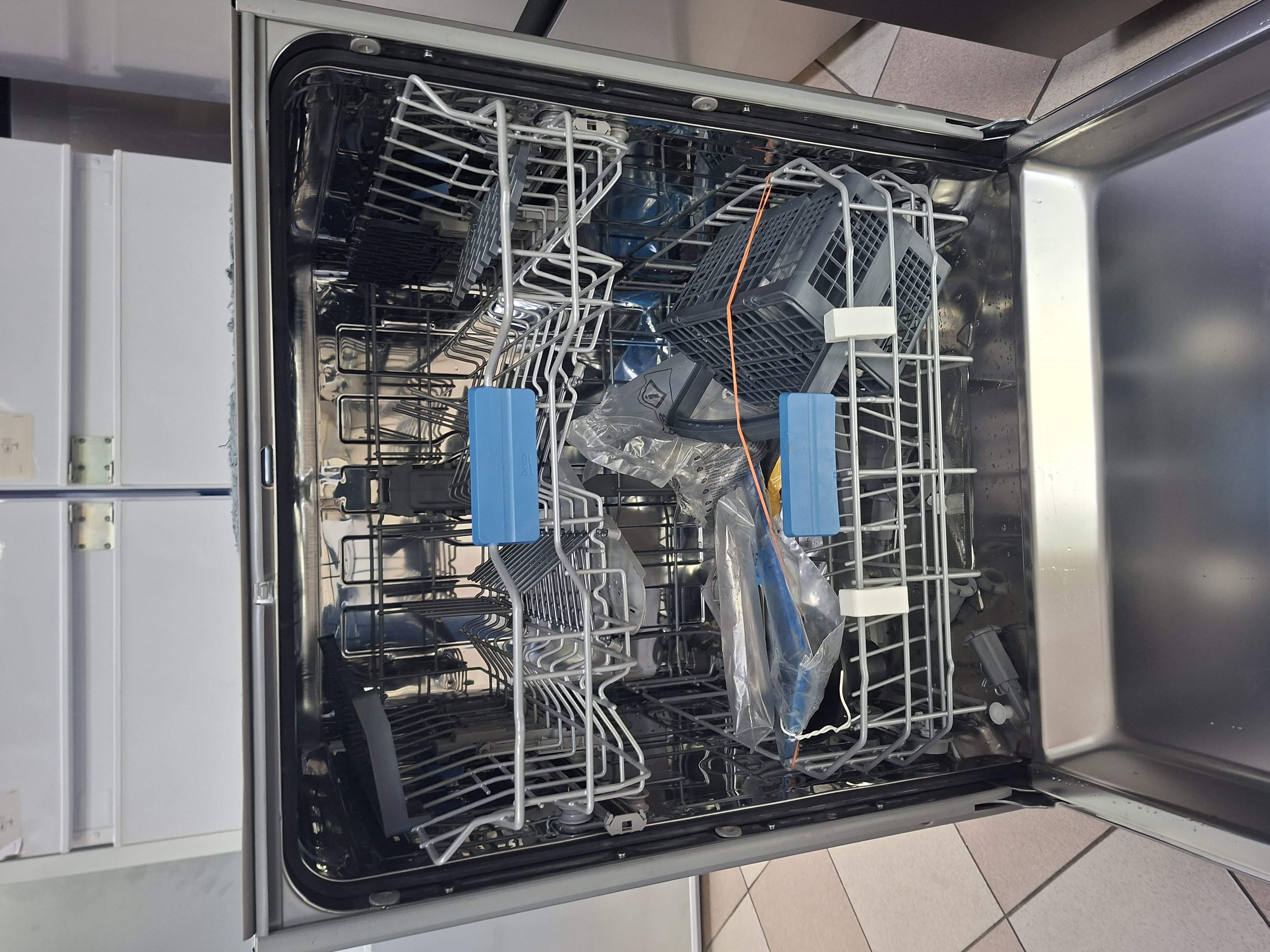 Sudo mašina Beko BDUN15O30X