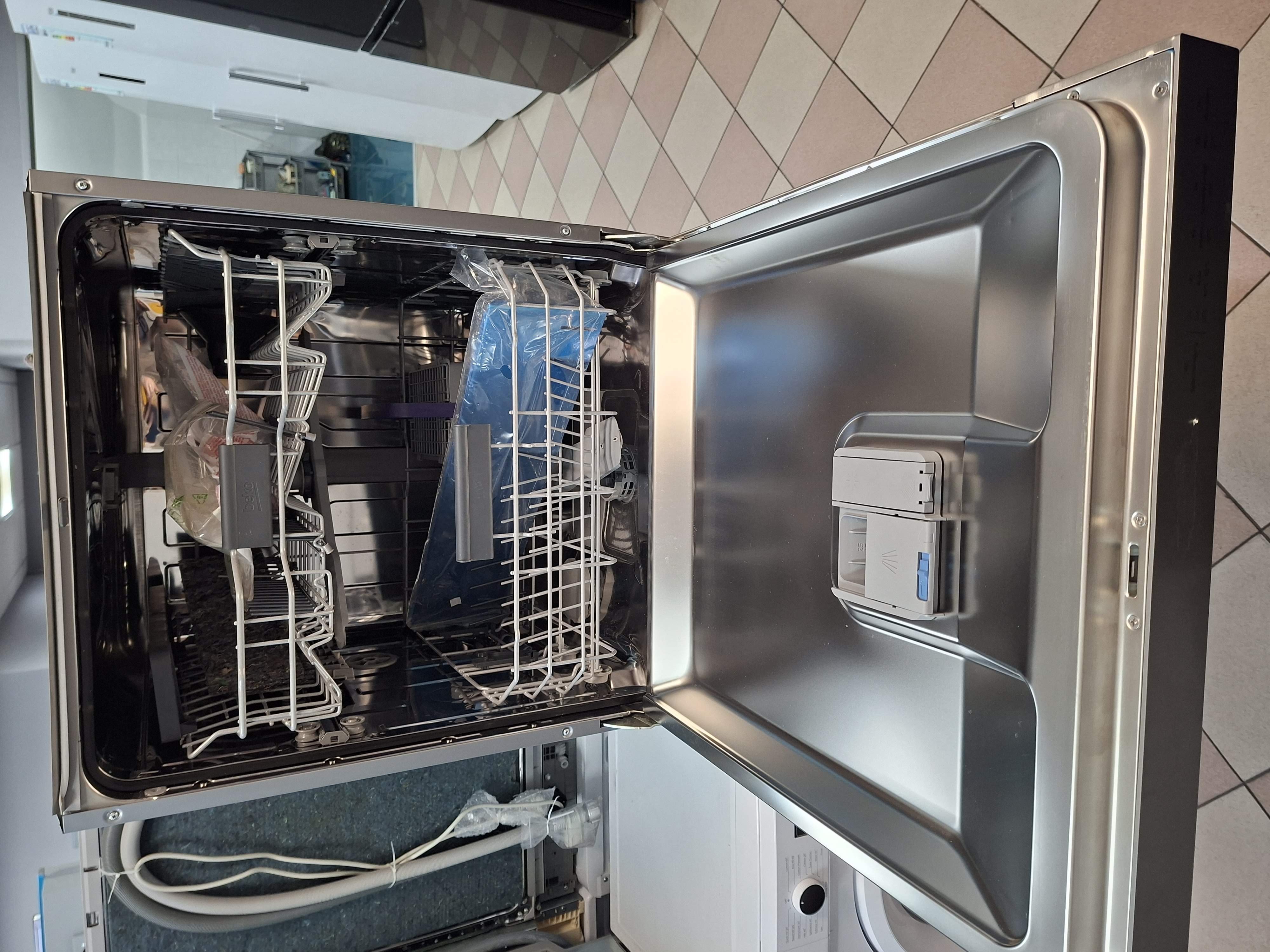 Sudo mašina Beko DUN6634FX2, 14 kompleta