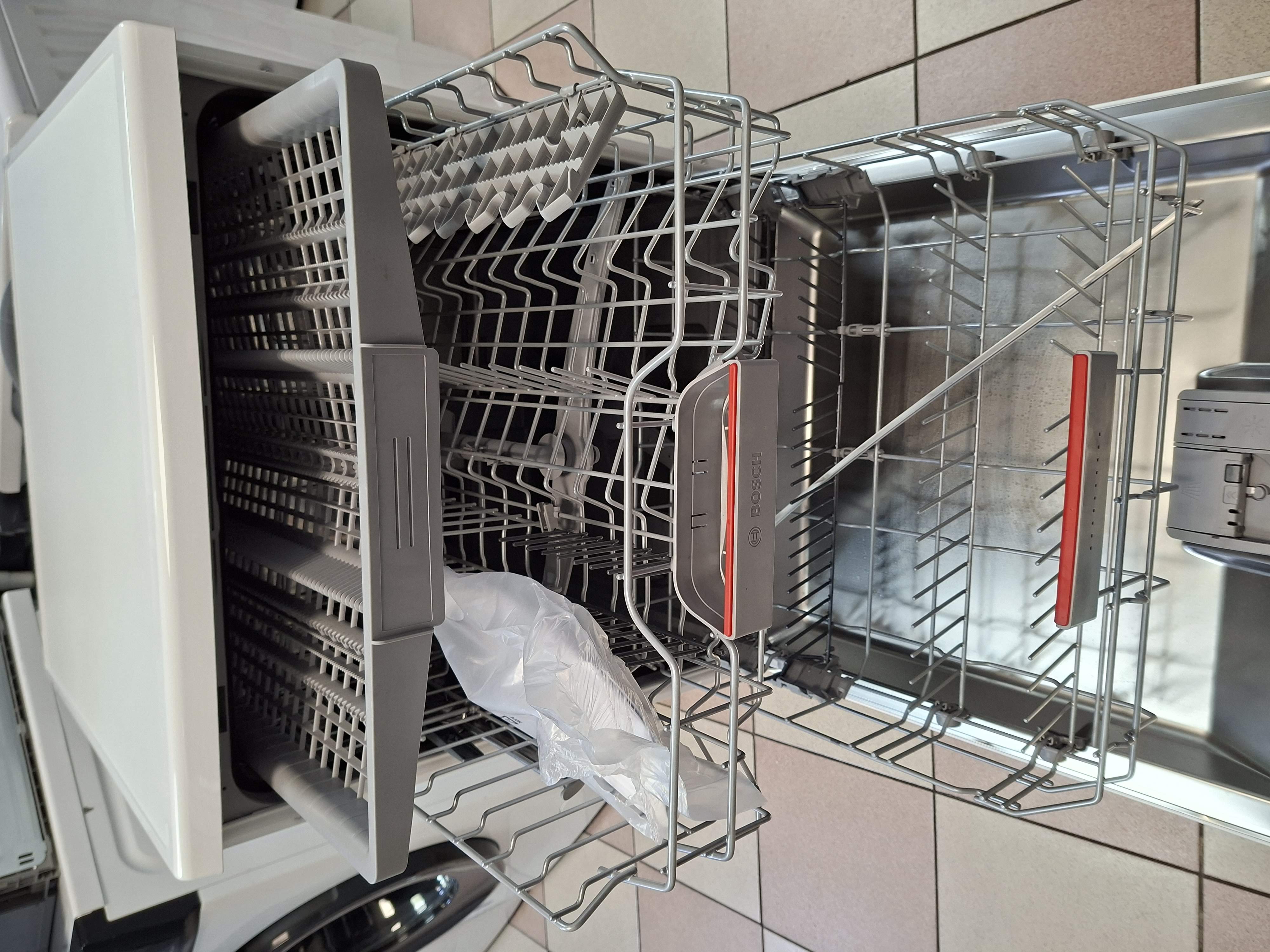 Sudo mašina Bosch SMS4HVW00E , 14 kompleta