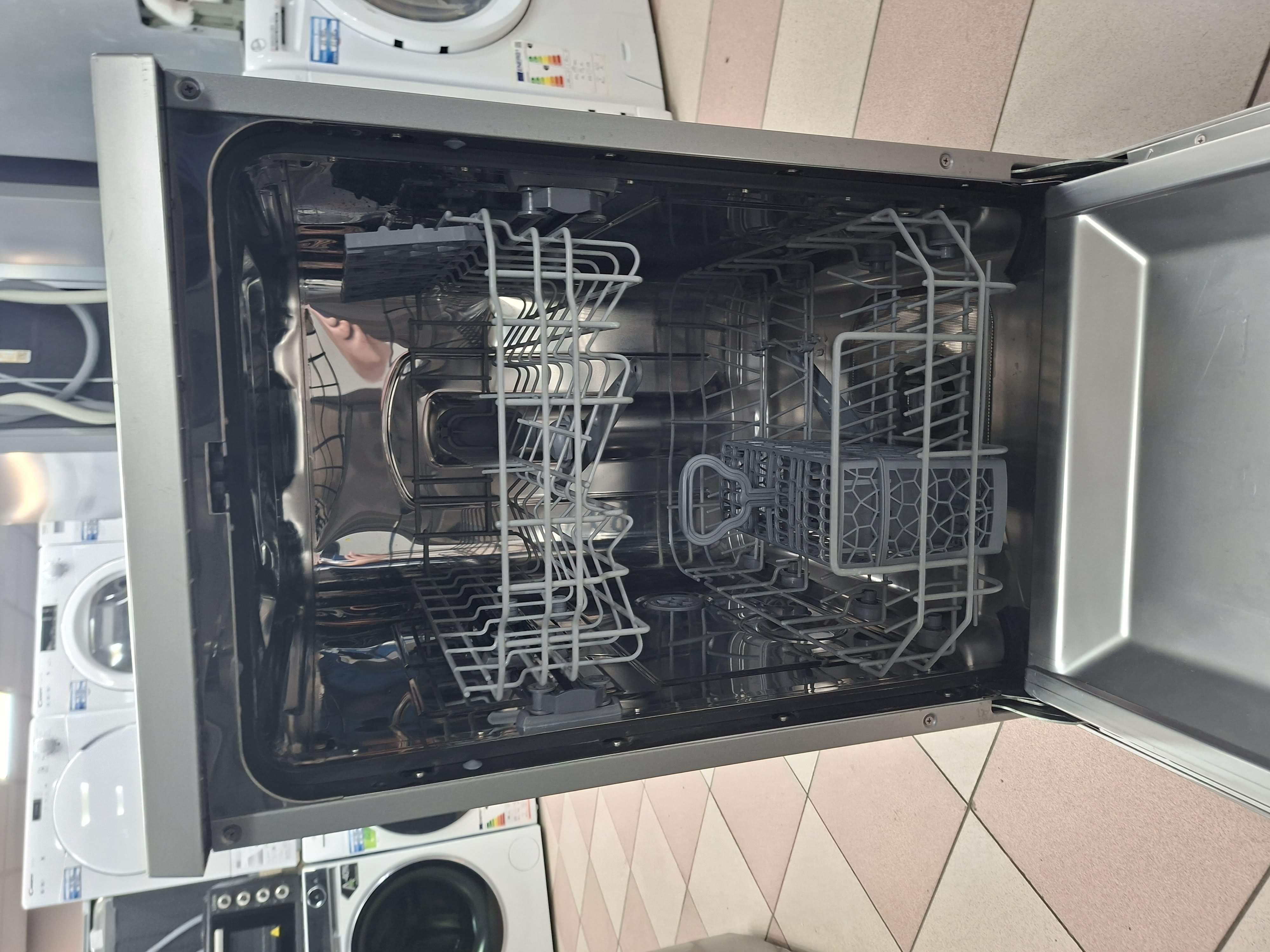 Sudo mašina Candy CDPH 1L952X, 9 kompleta