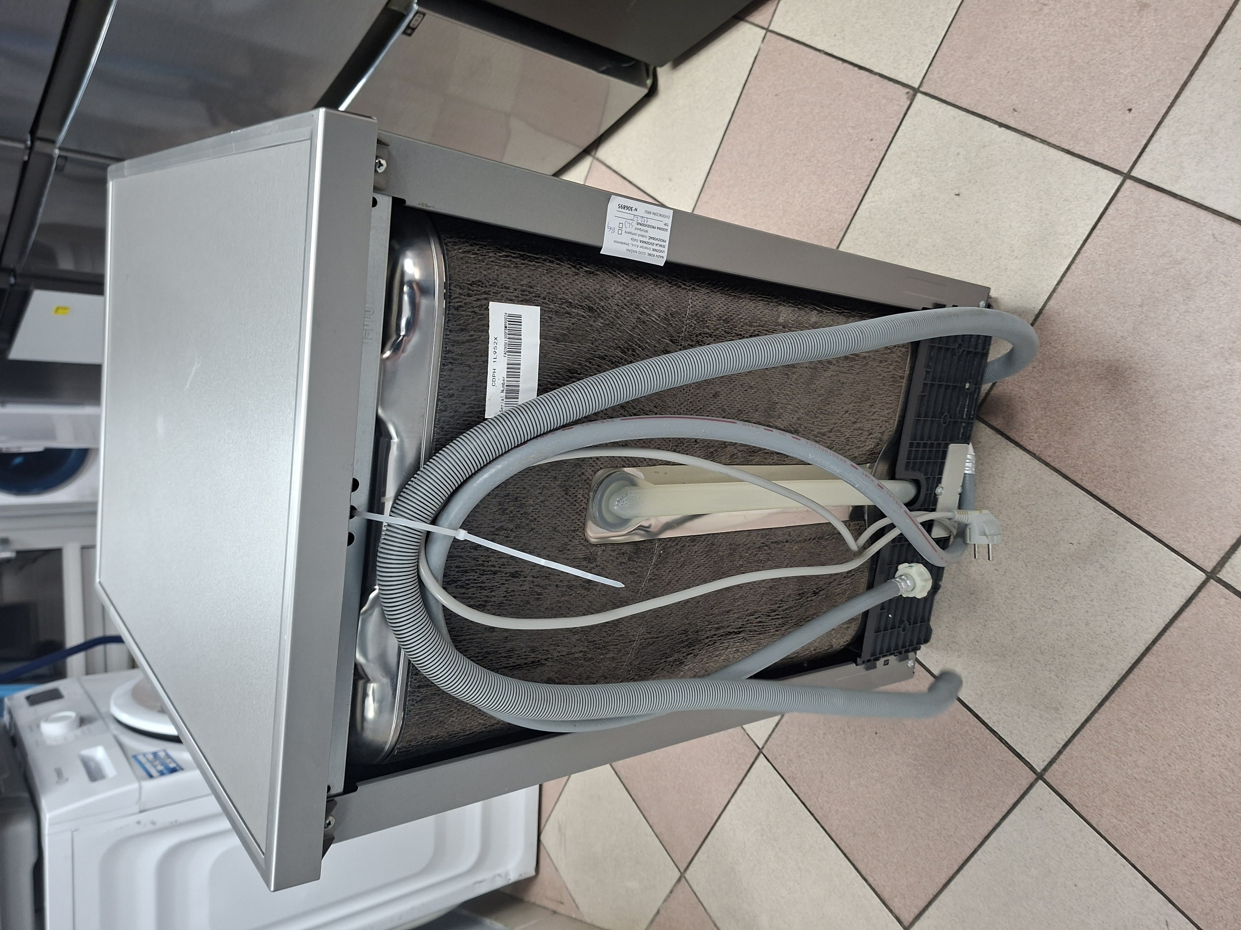 Sudo mašina Candy CDPH 1L952X, 9 kompleta