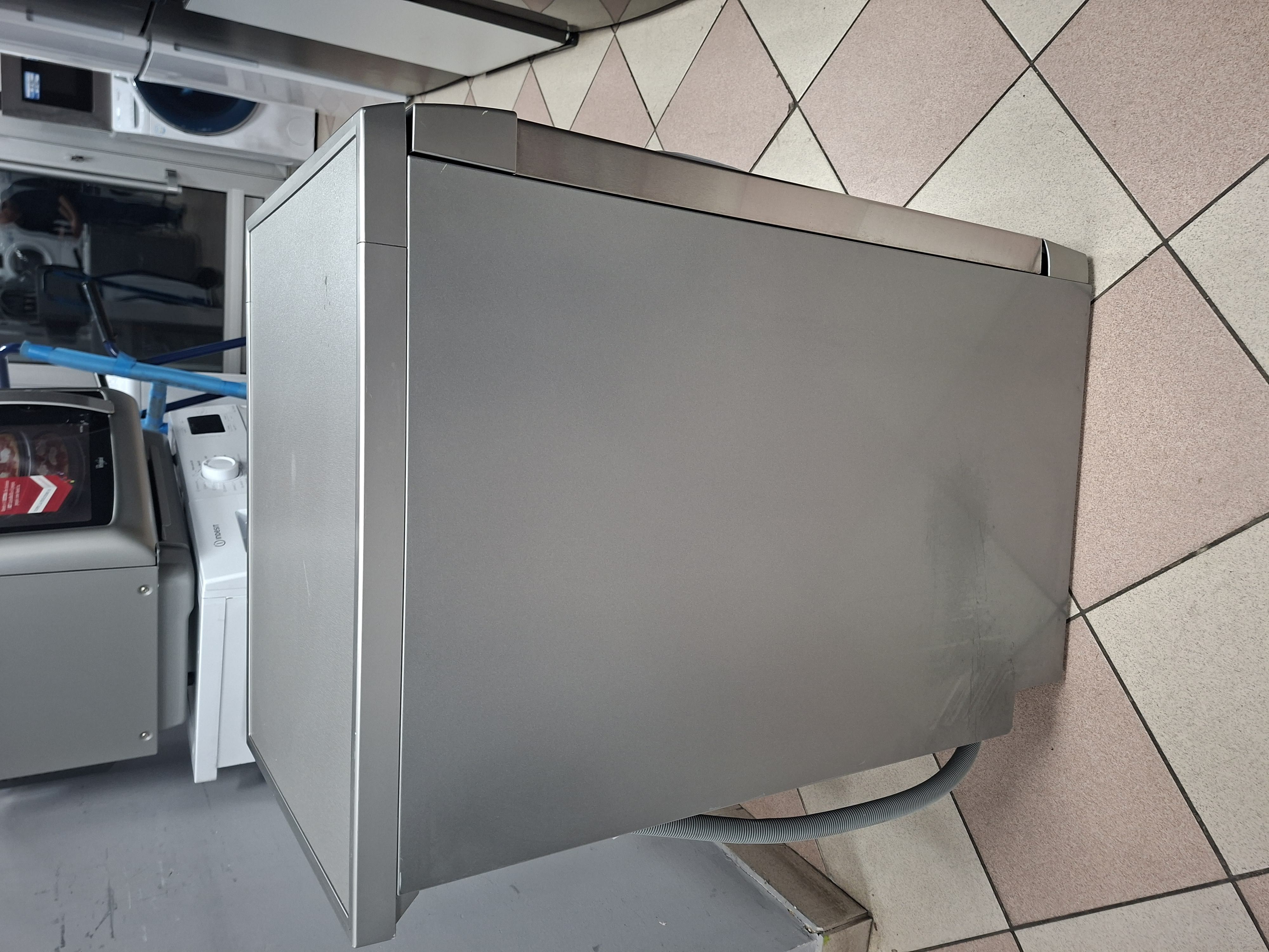 Sudo mašina Candy CDPH 1L952X, 9 kompleta