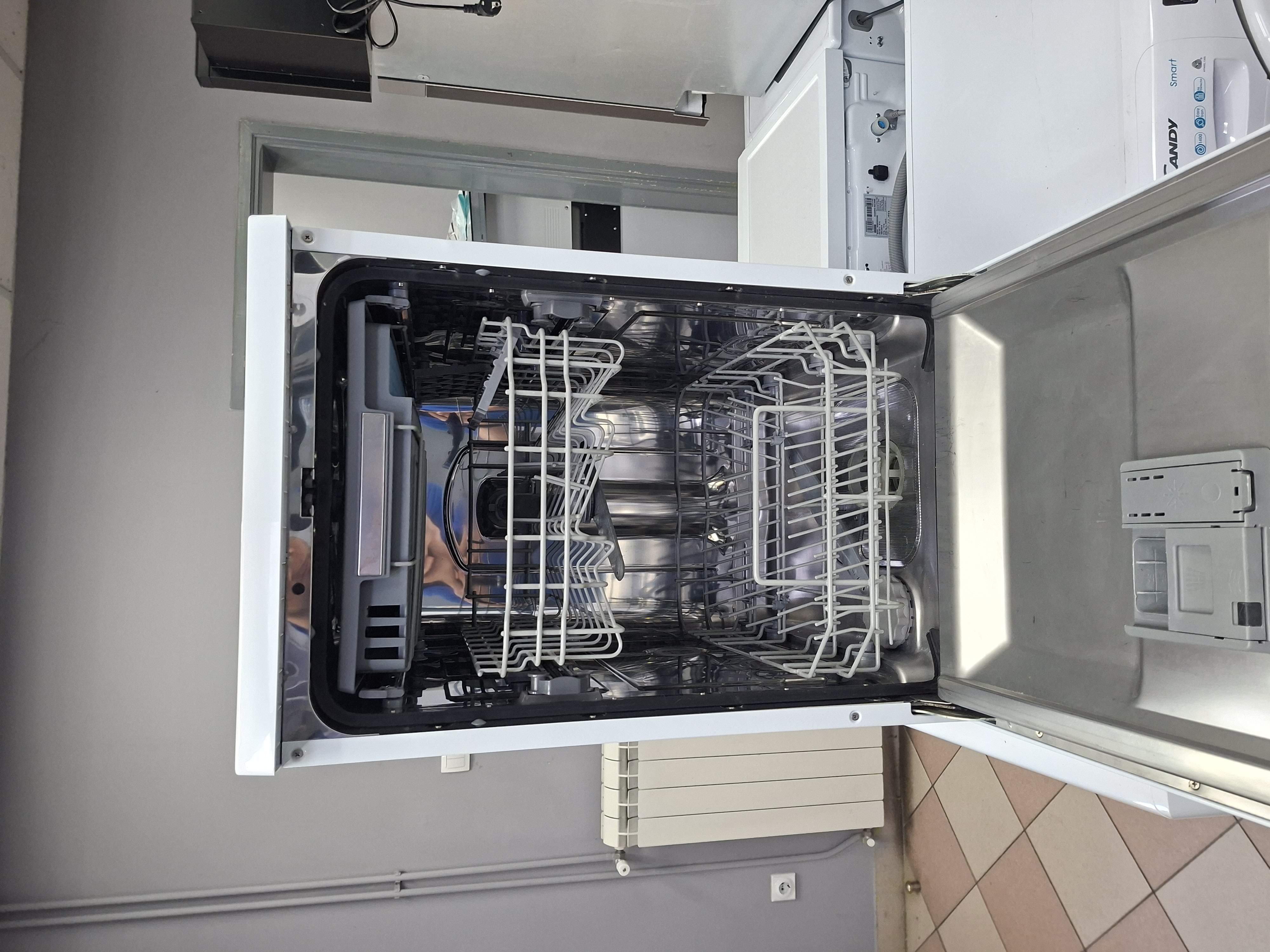 Sudo mašina Candy CDPH 2D1145W , 11 kompleta