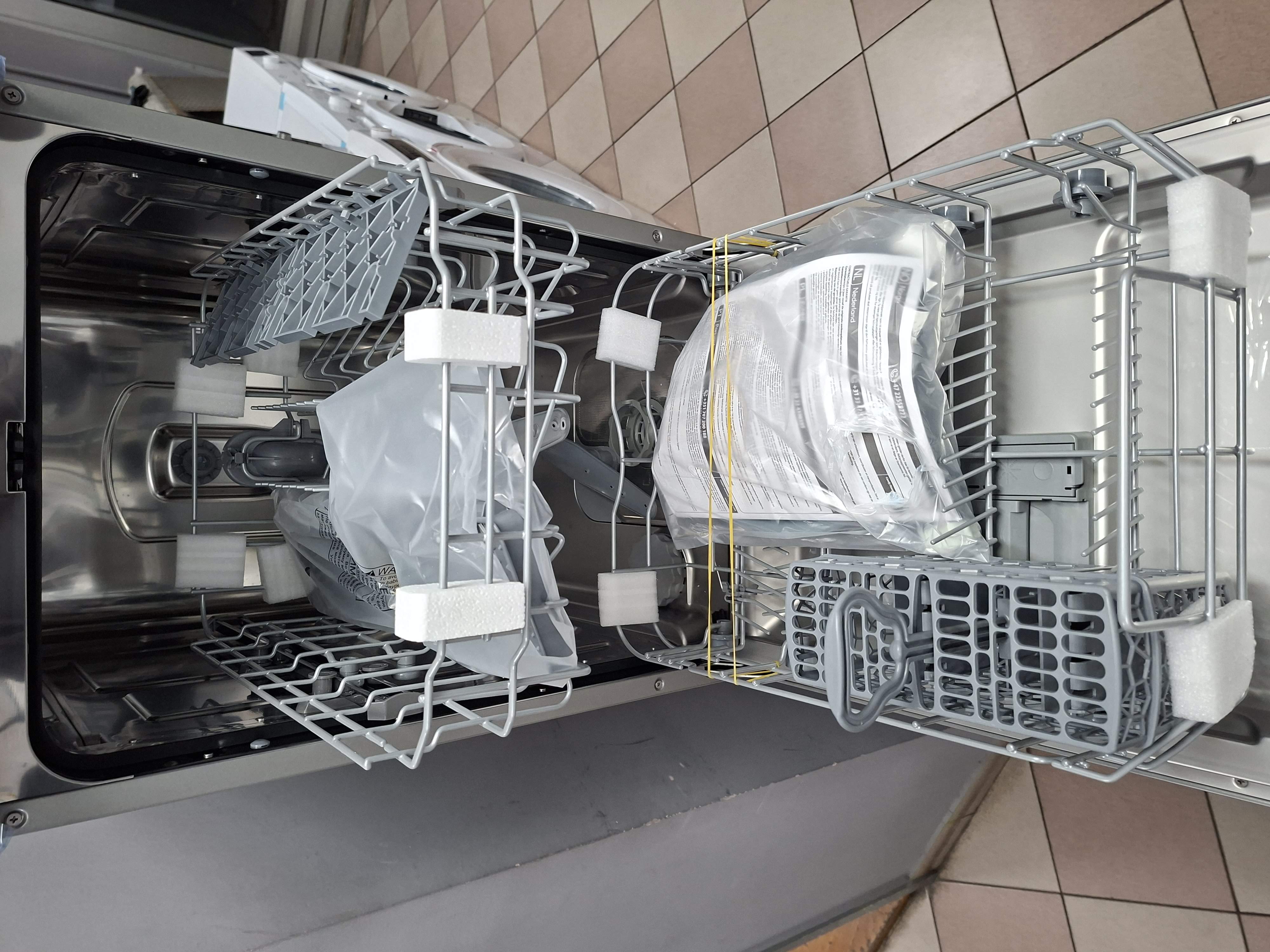 Sudo mašina Candy CDPH 2L1049S, 10 kompleta