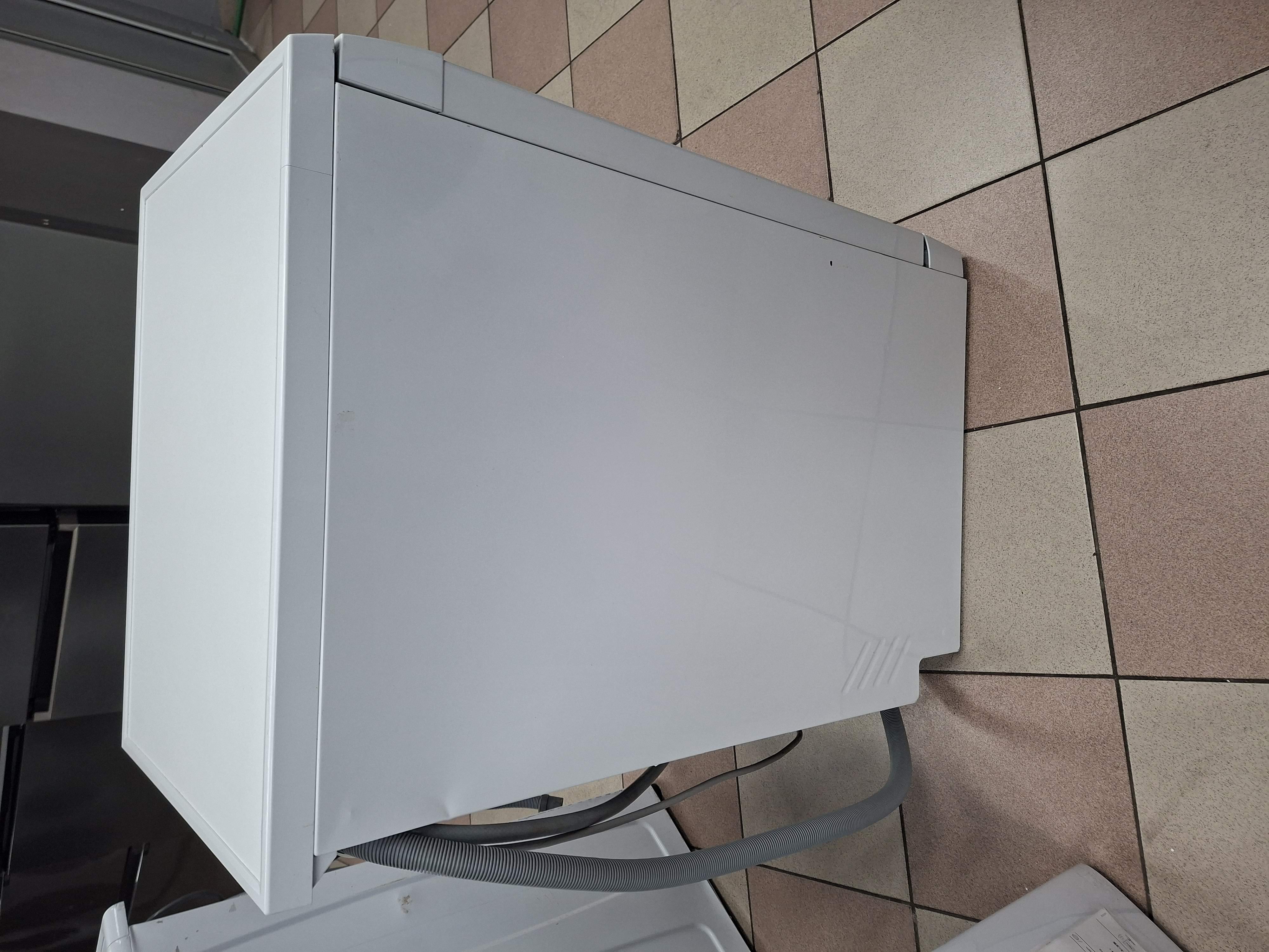 Sudo mašina Candy CDPH 2L1049W-01  , 10 kompleta