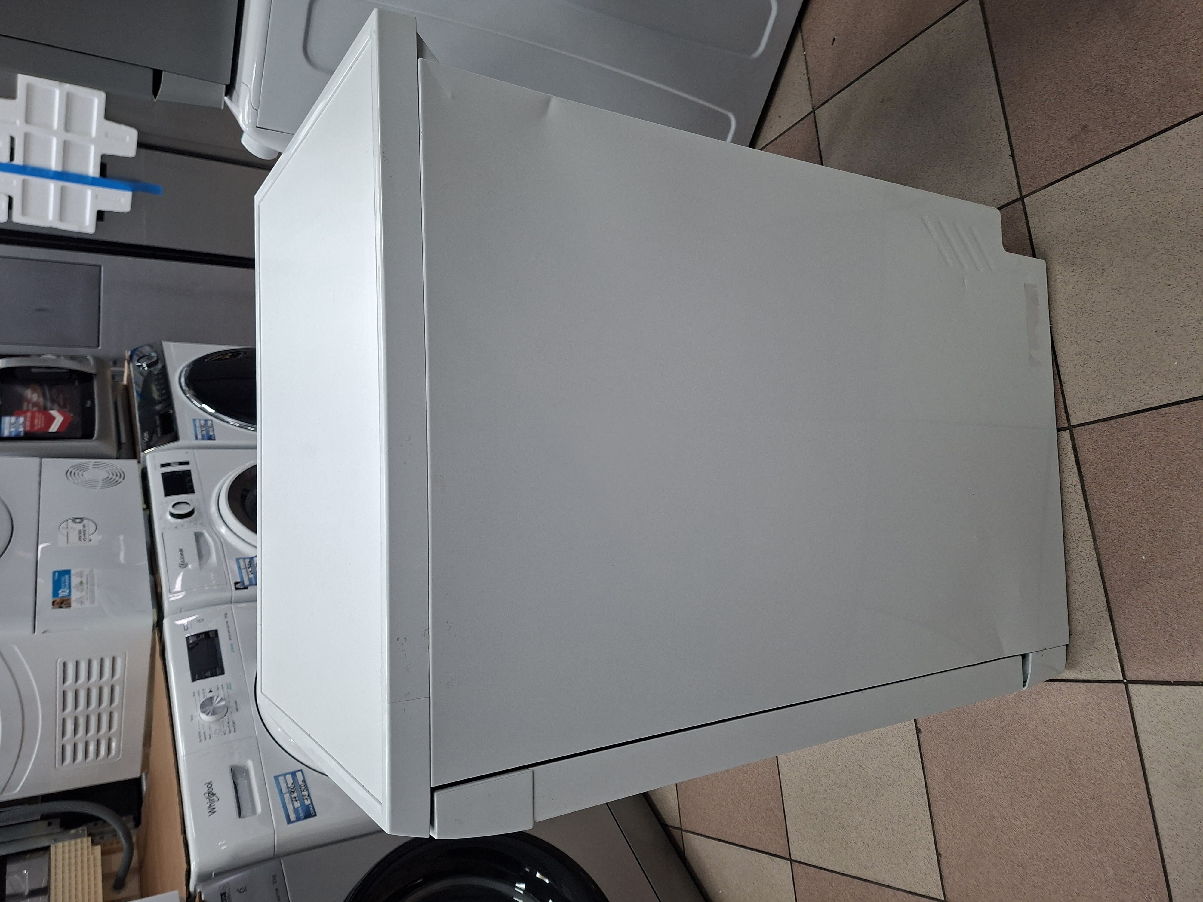 Sudo mašina Candy CDPH 2L1049W-01  , 10 kompleta