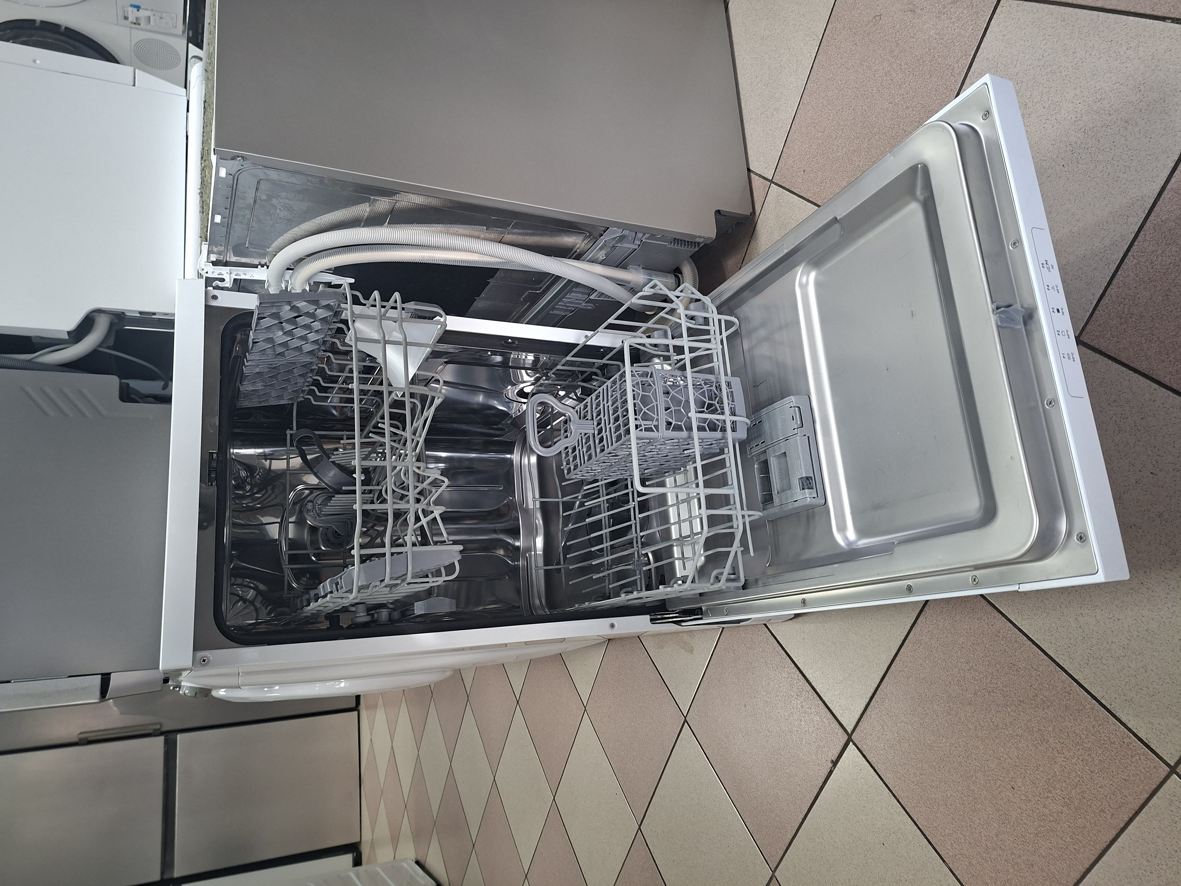 Sudo mašina Candy CDPH 2L949W, 9 kompleta