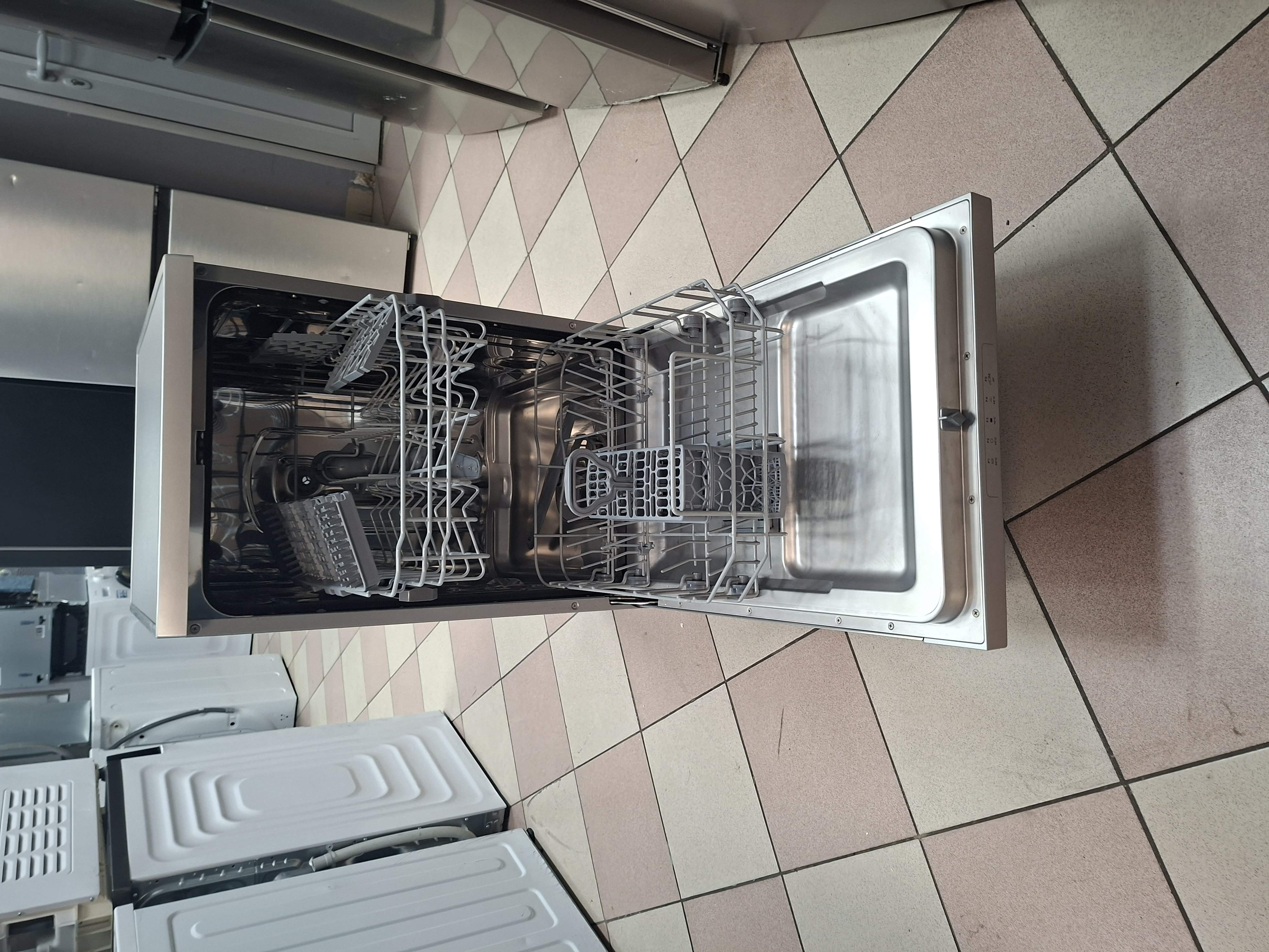 Sudo mašina Candy CDPH 2L949X, 9 kompleta