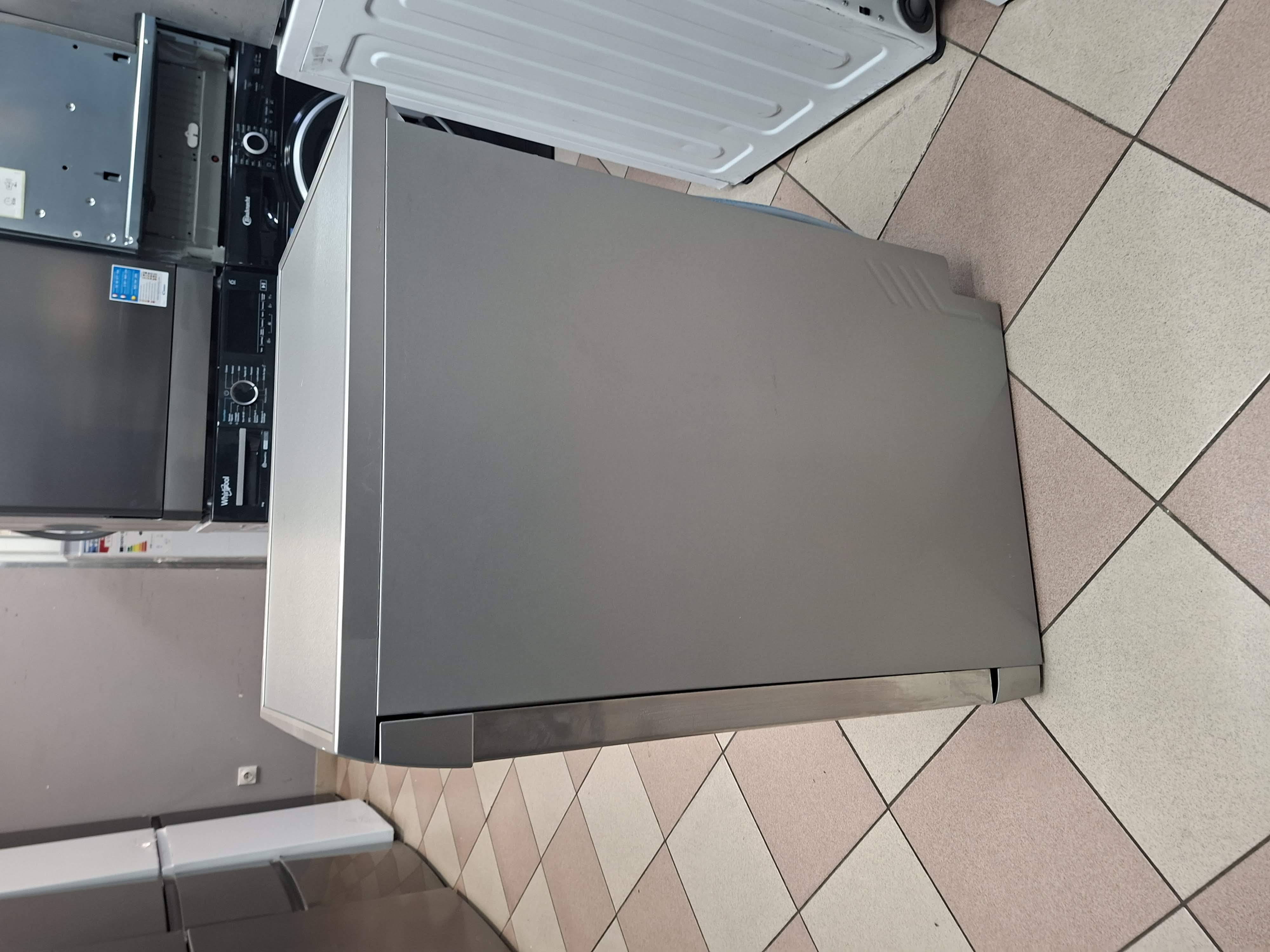 Sudo mašina Candy CDPH 2L949X, 9 kompleta