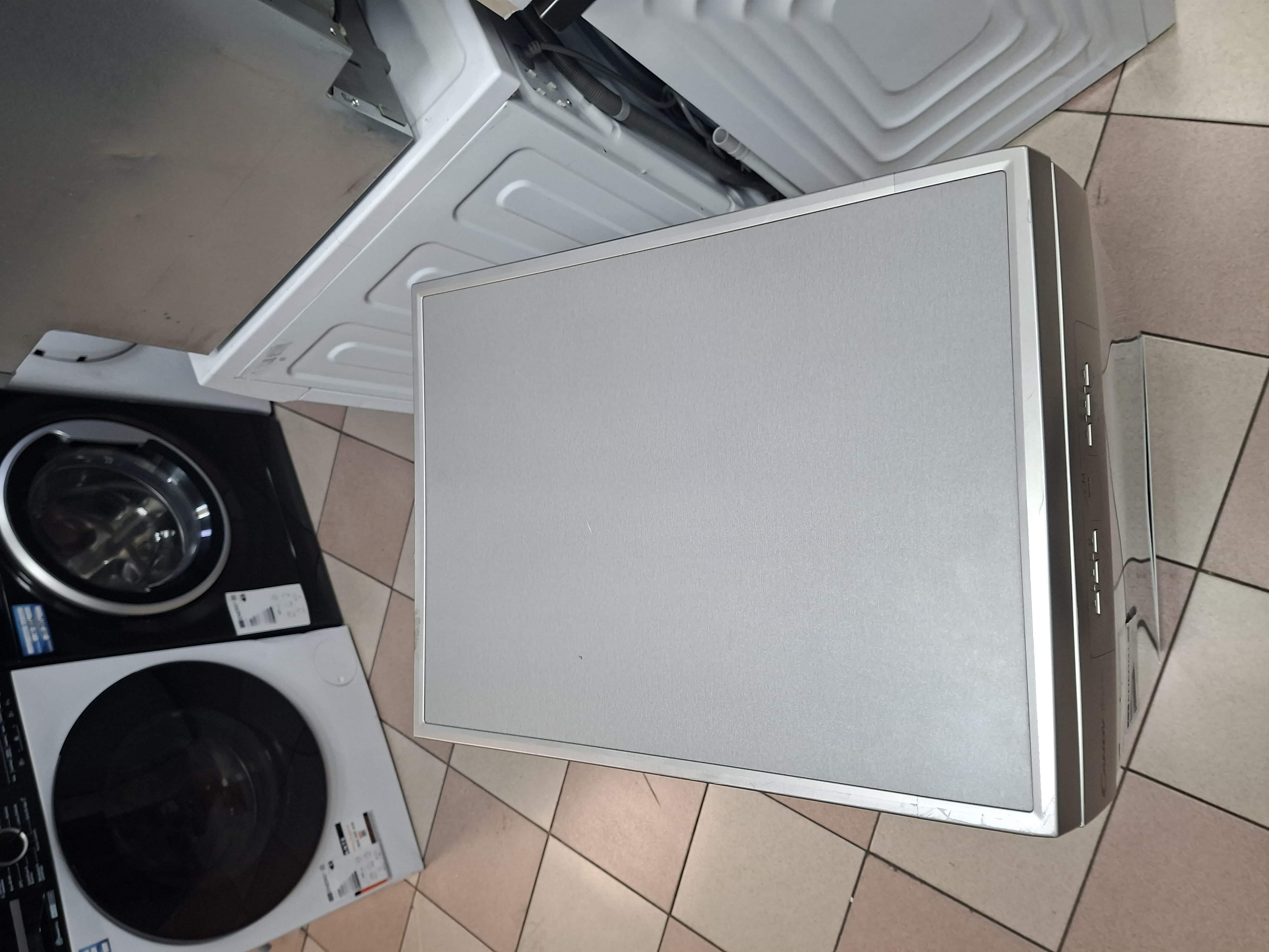 Sudo mašina Candy CDPH 2L949X, 9 kompleta