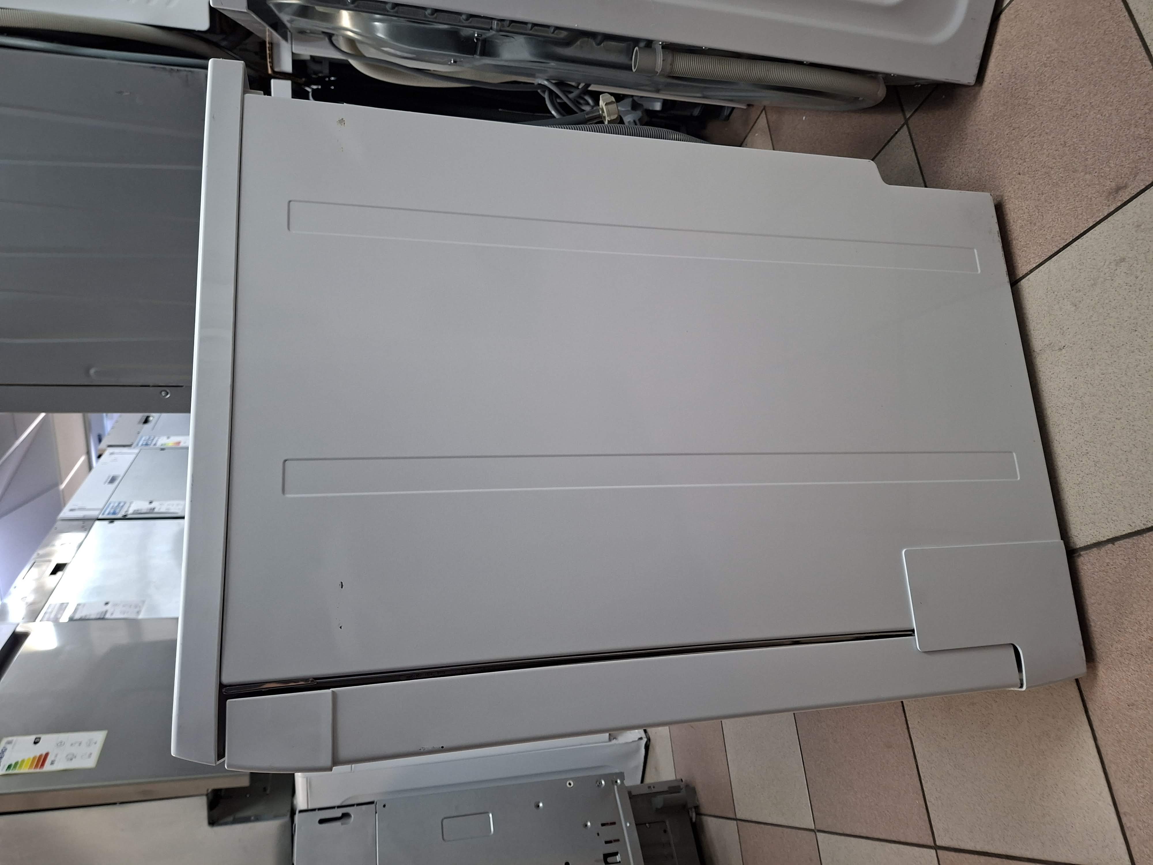 Sudo mašina Candy CDPN 2D360PW, 16 kompleta
