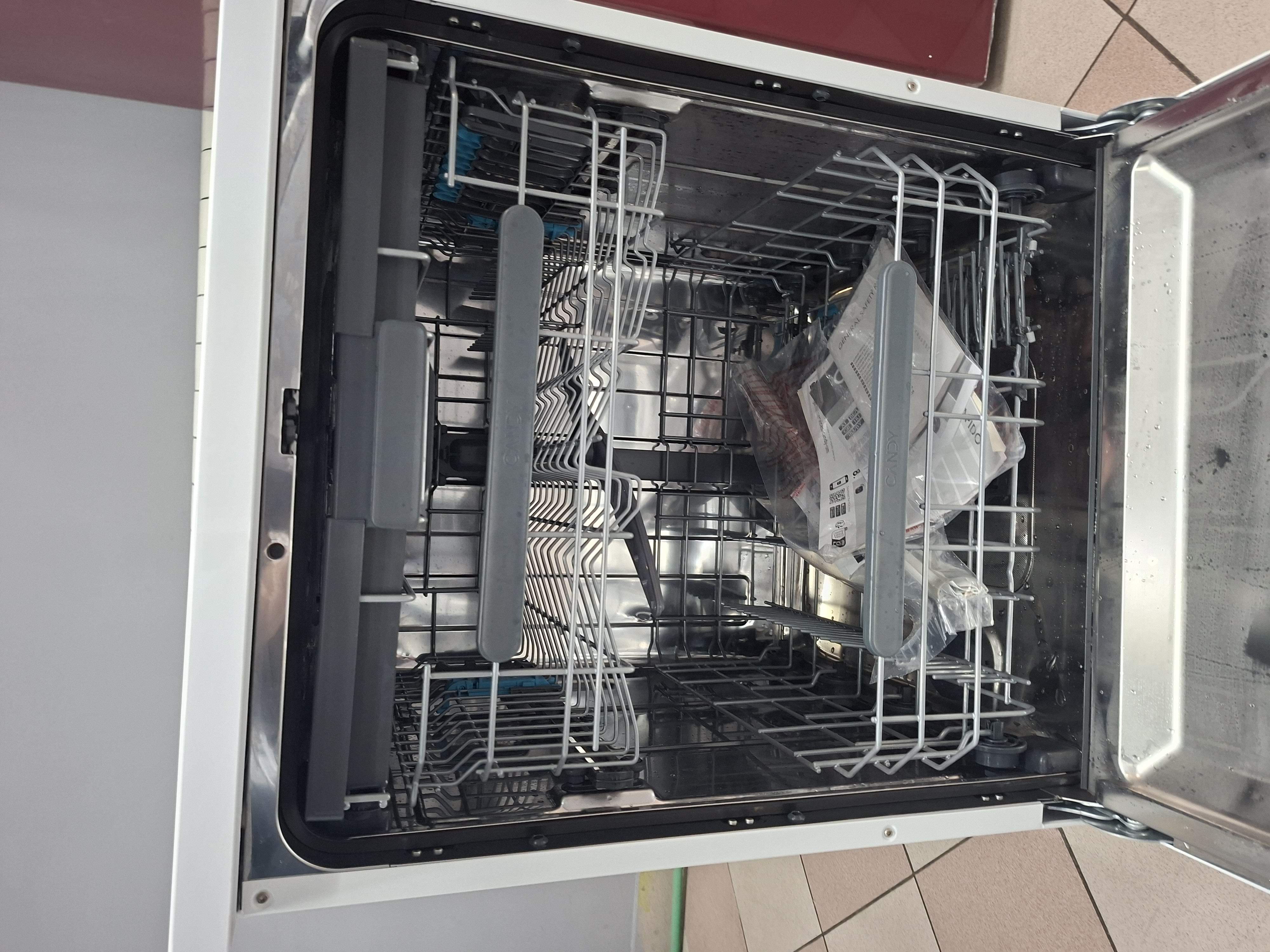 Sudo mašina Candy CF 3B2S3PSW , 16 kompleta