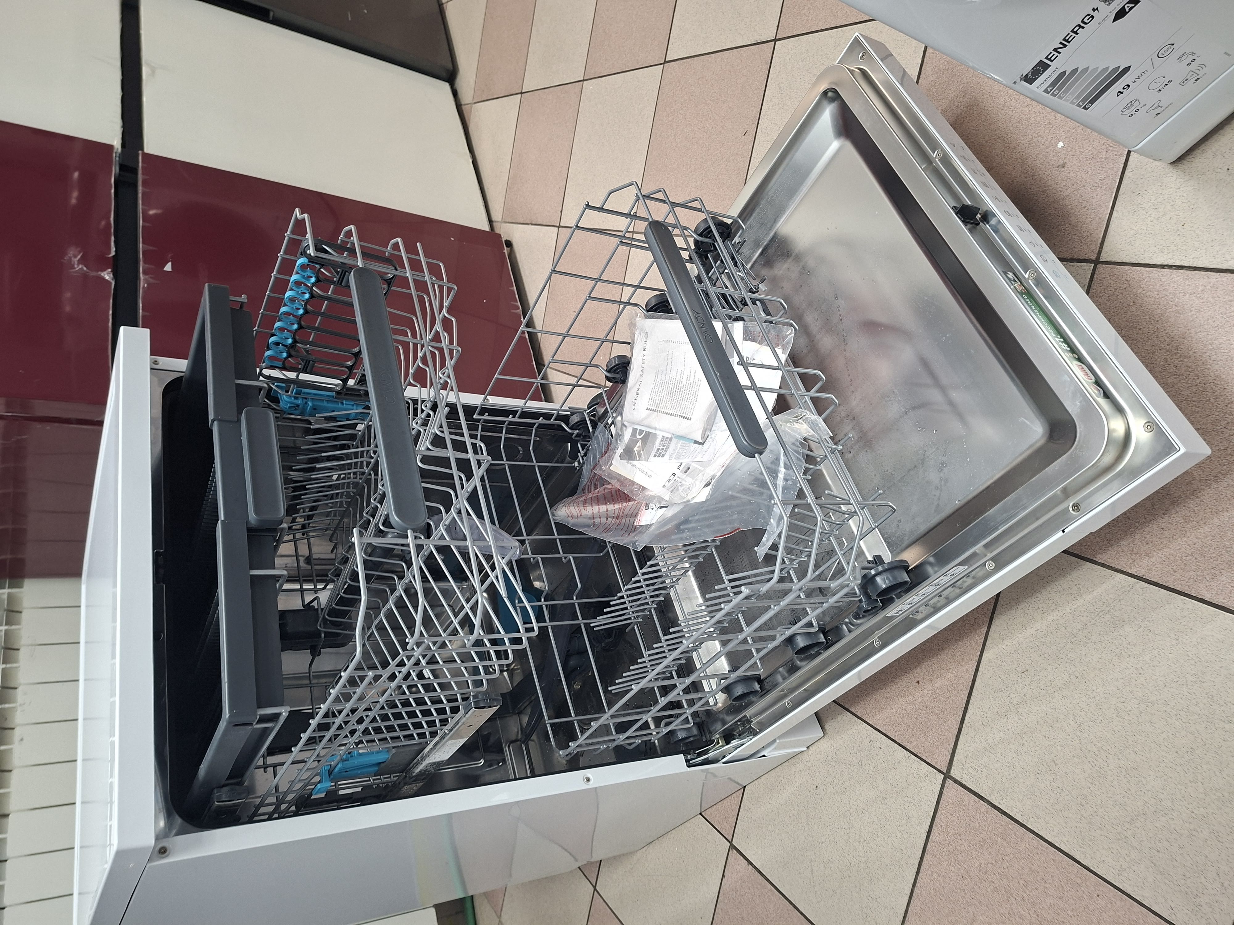 Sudo mašina Candy CF 3B2S3PSW , 16 kompleta