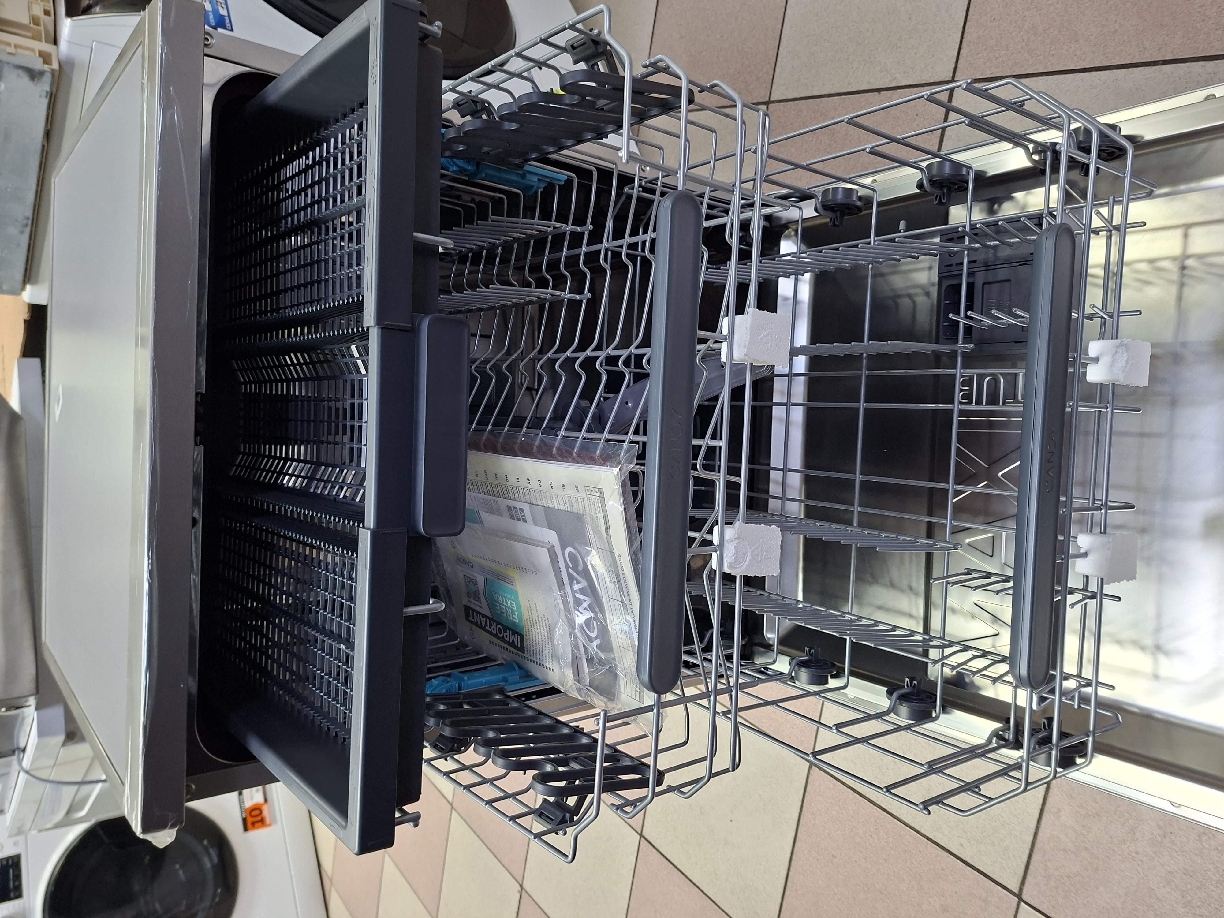 Sudo mašina Candy CF 3C7L1S , 13 kompleta