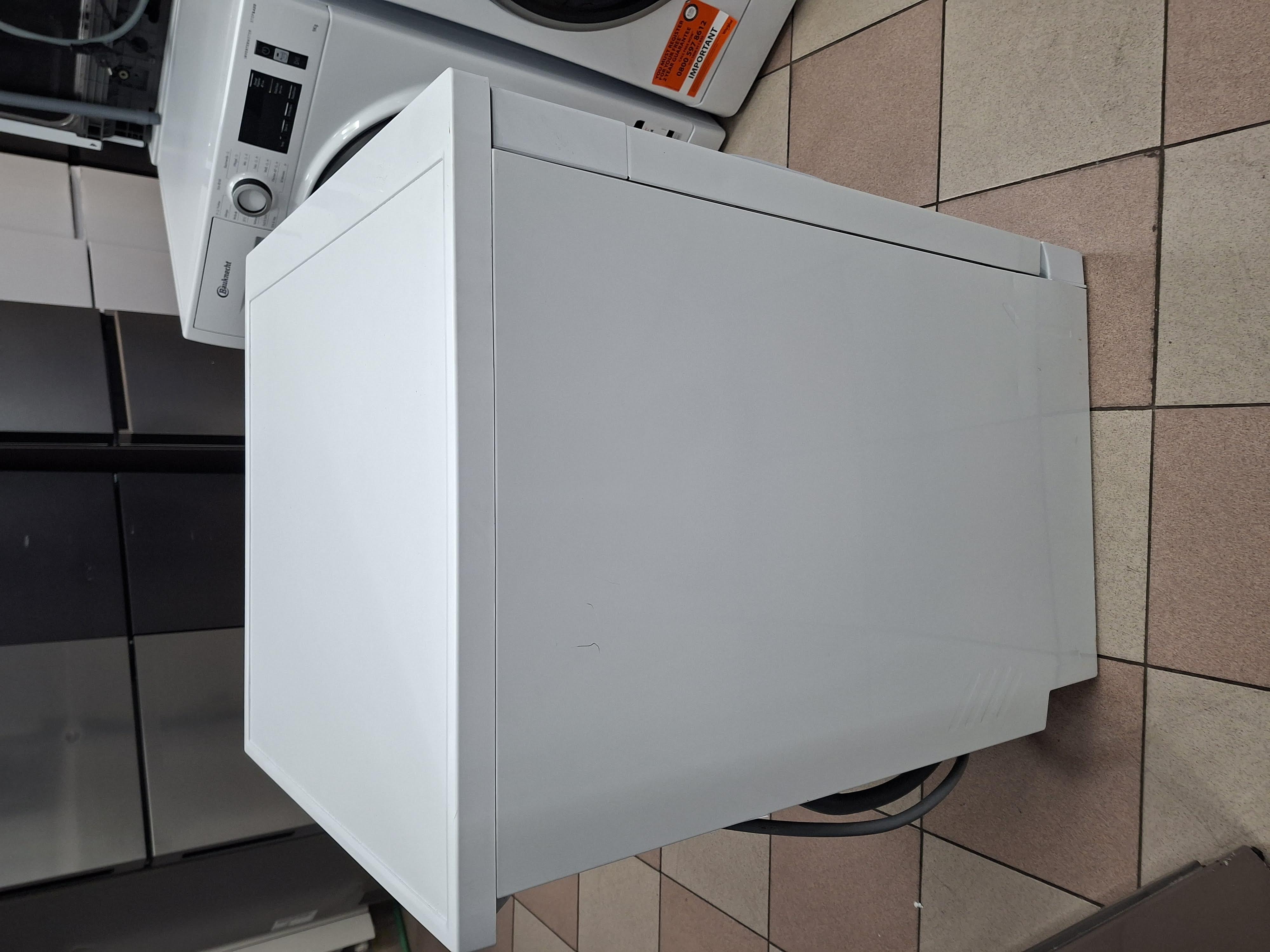 Sudo mašina Candy CF 3E7E0W ,  13 kompleta