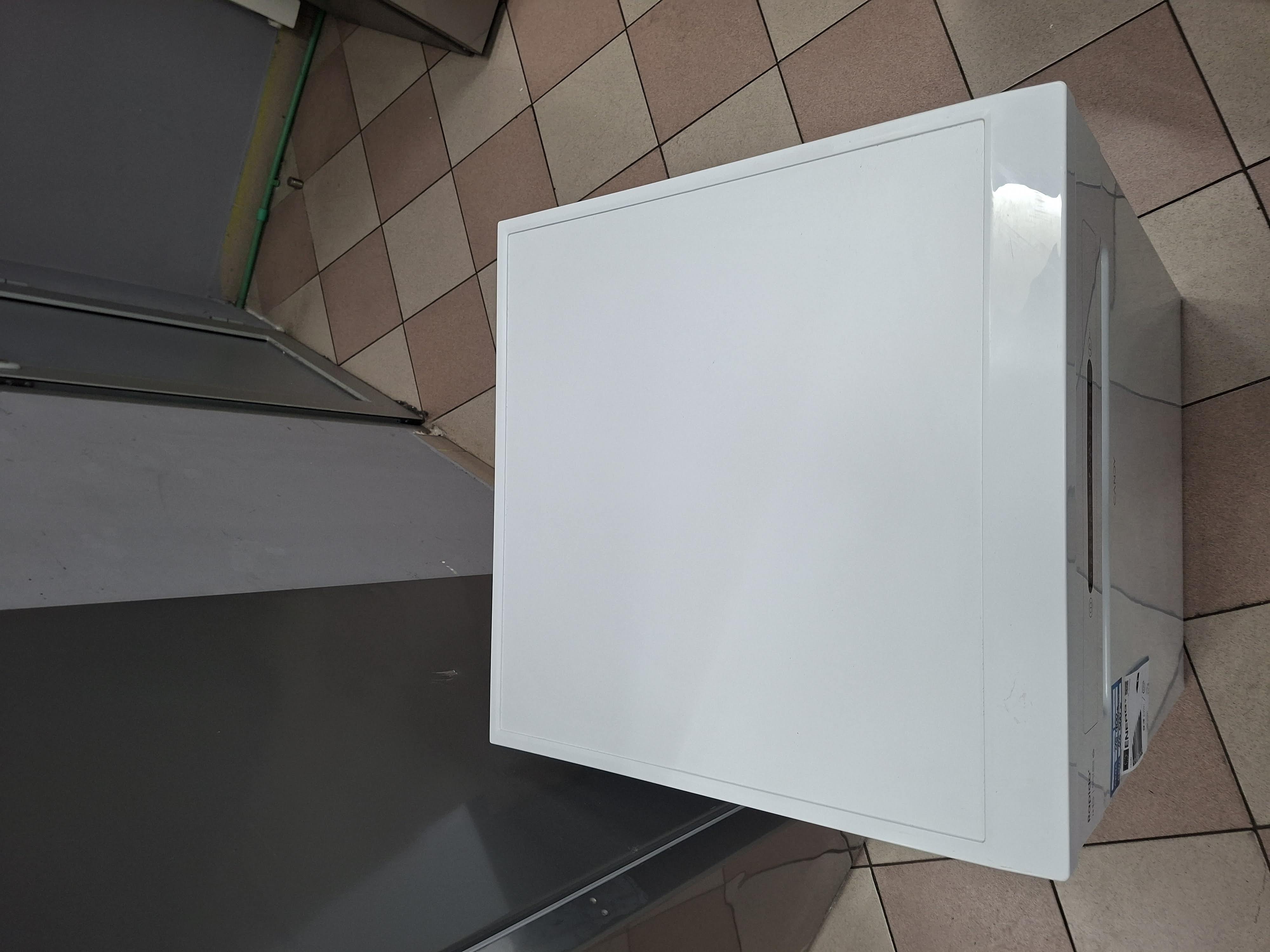 Sudo mašina Candy CF 3E7E0W ,  13 kompleta