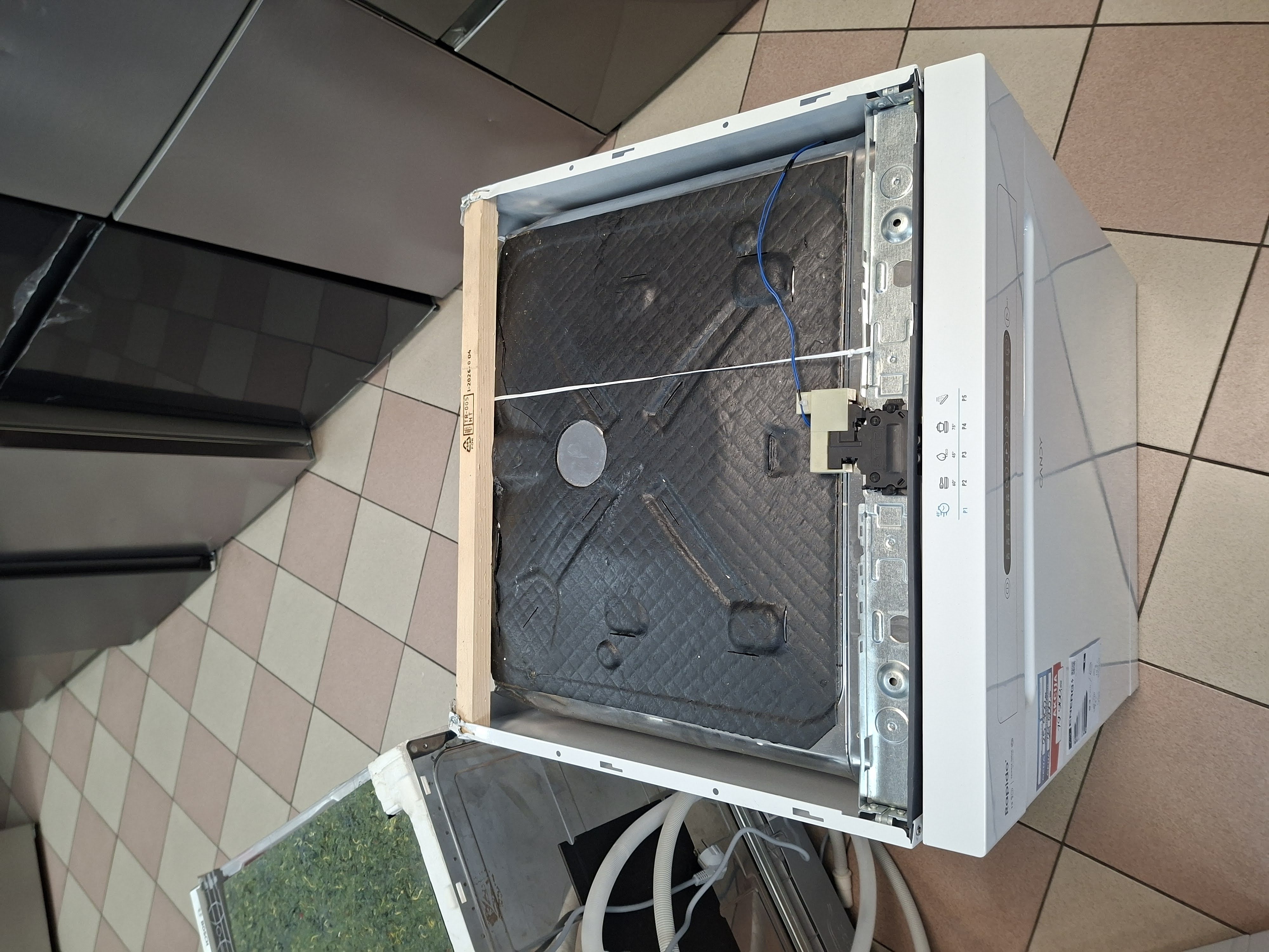 Sudo mašina Candy CF 3E7E0W ,  13 kompleta