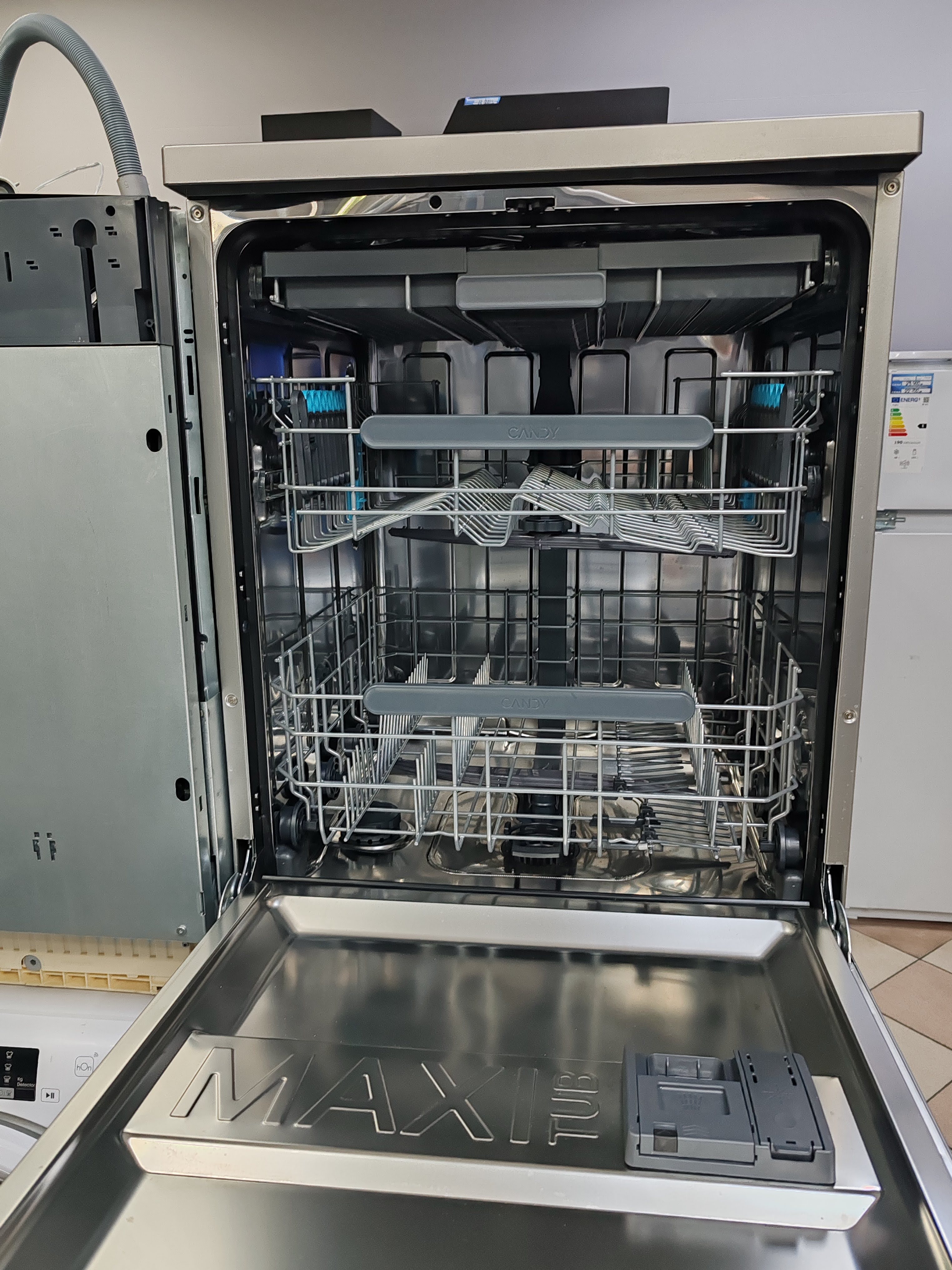 Sudo mašina Candy CF 5C7F1X , 15 kompleta