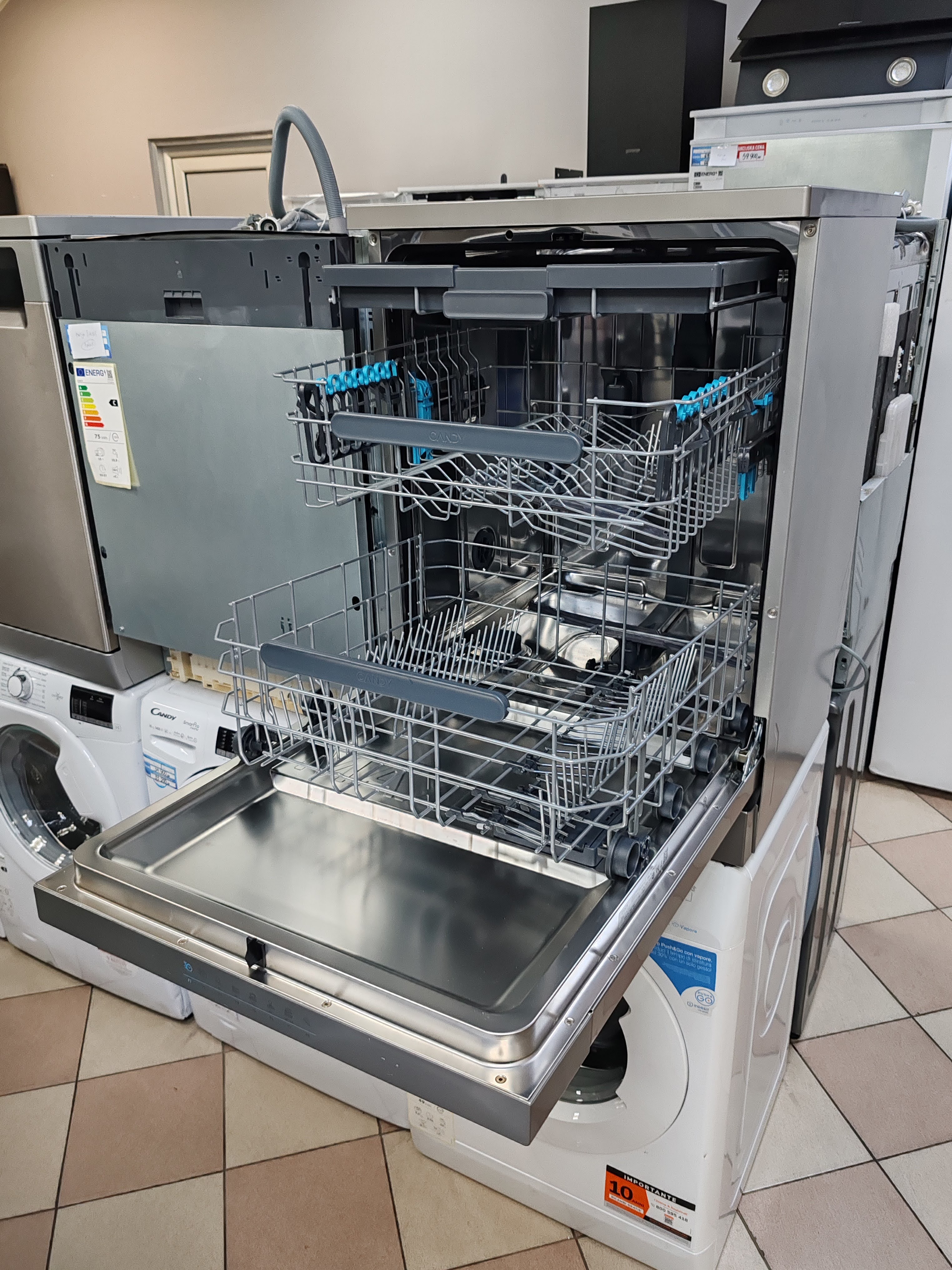 Sudo mašina Candy CF 5C7F1X , 15 kompleta