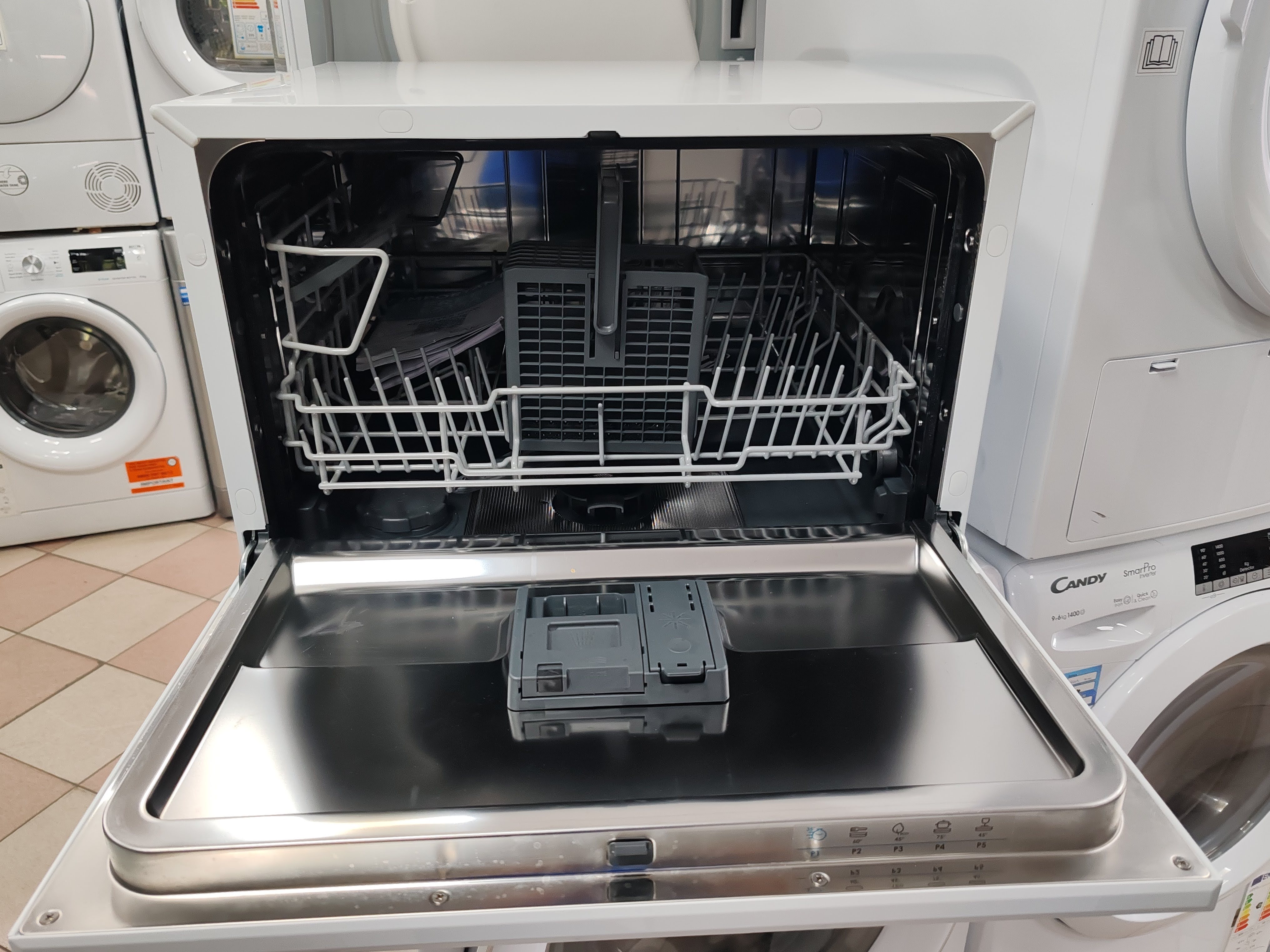 Sudo mašina Candy CP 6E51LW , 6 kompleta