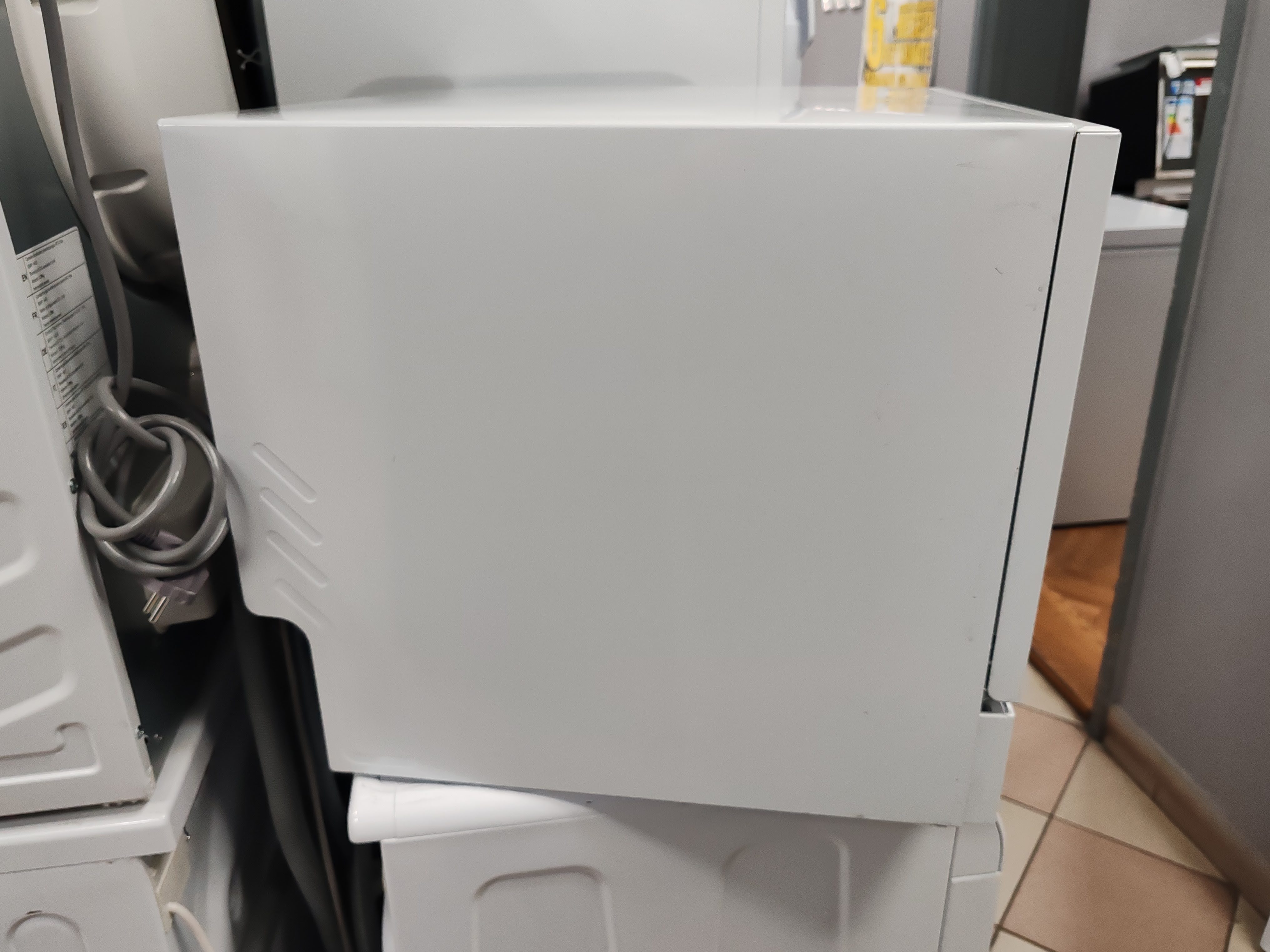 Sudo mašina Candy CP 6E51LW , 6 kompleta