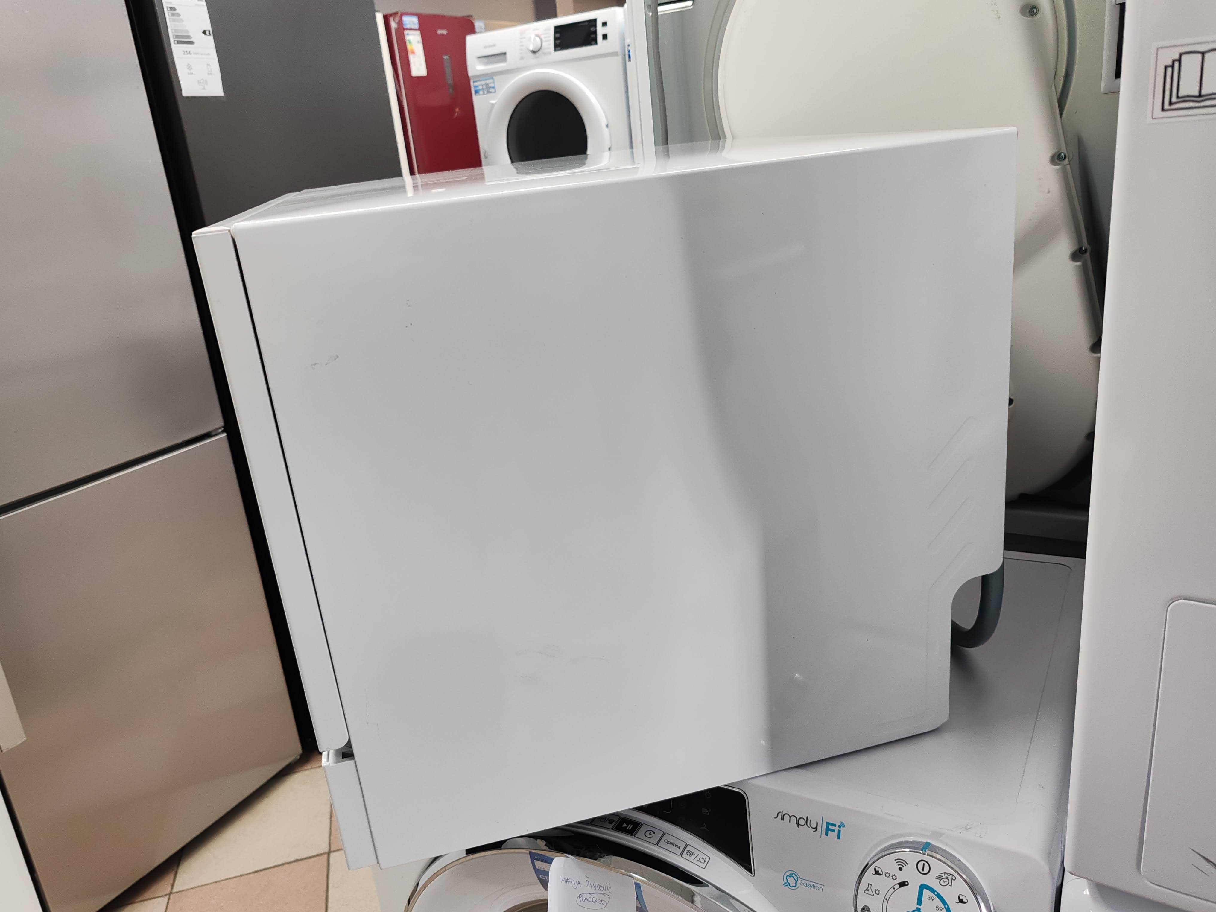Sudo mašina Candy CP 6E51LW , 6 kompleta